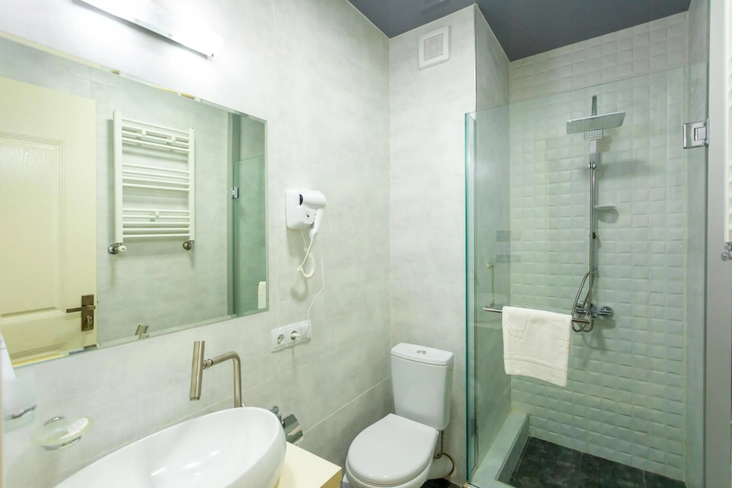 Shower in Hotel Rustaveli