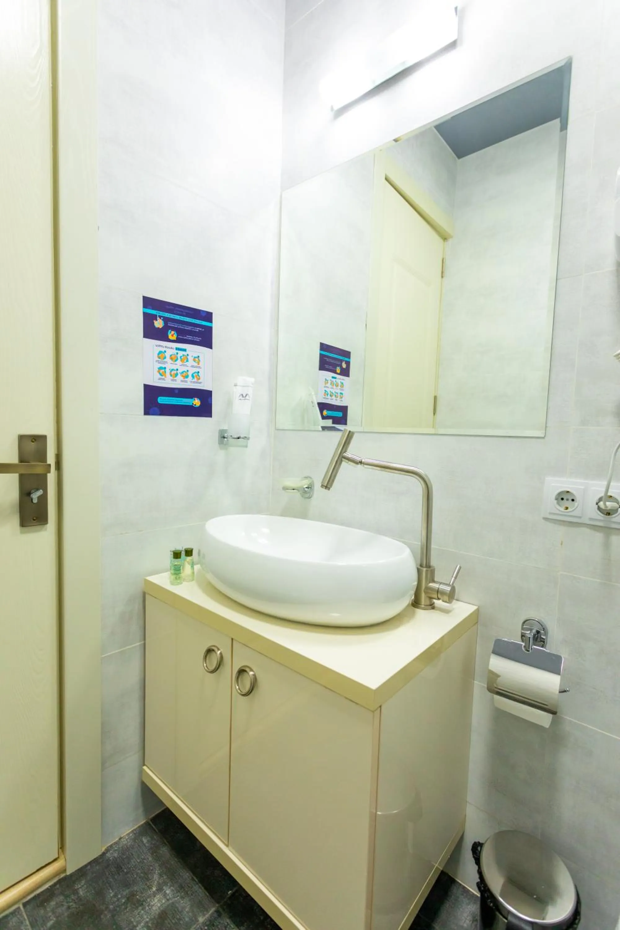 Toilet in Hotel Rustaveli