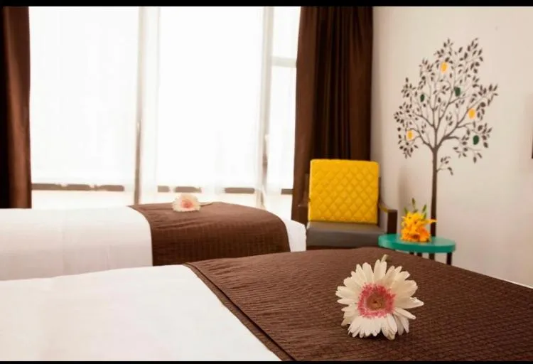 Bedroom, Bed in Hotel Mumbai House Airoli, Navi Mumbai