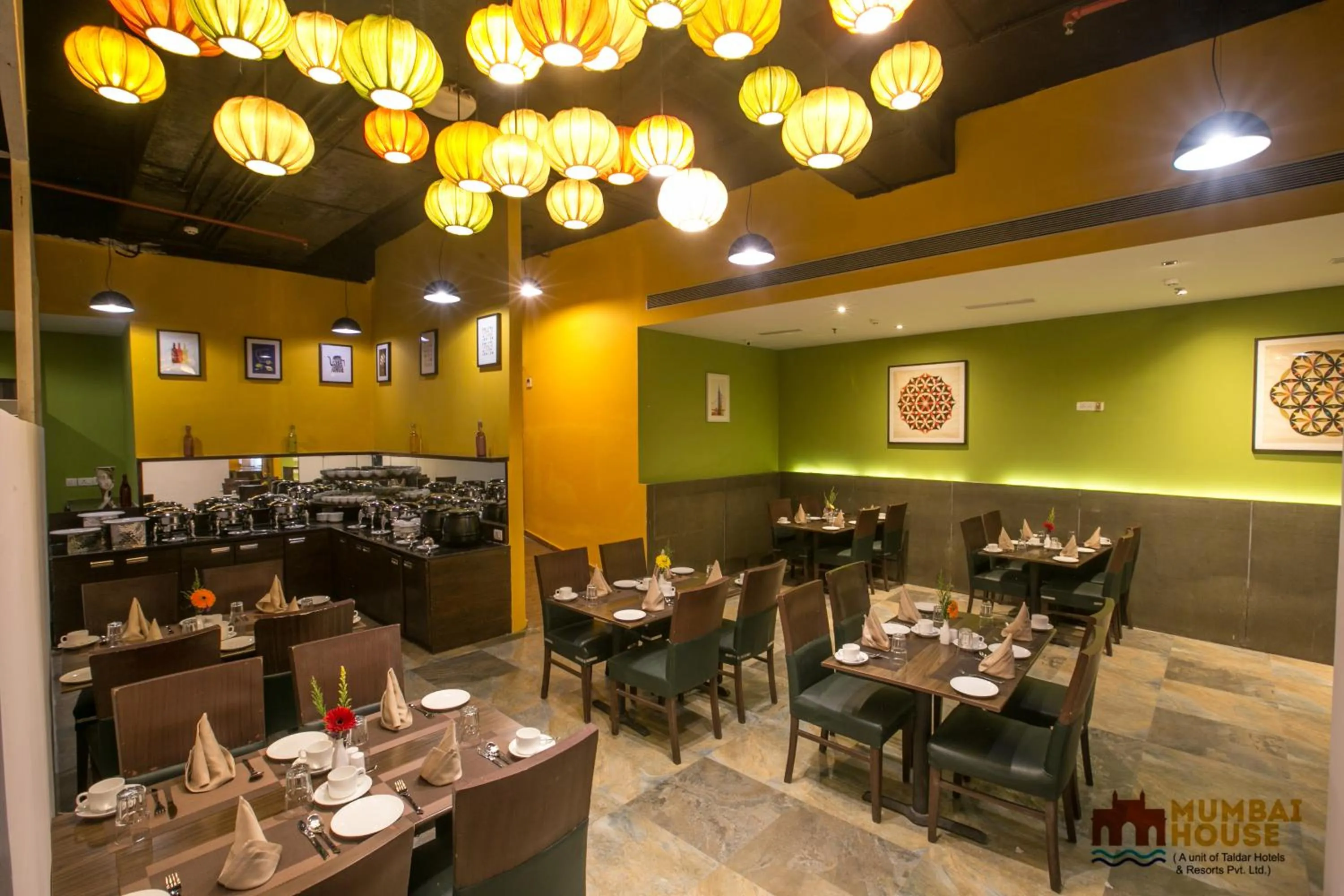 Restaurant/places to eat in Hotel Mumbai House Airoli, Navi Mumbai