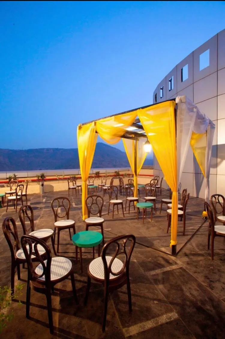 Balcony/Terrace in Hotel Mumbai House Airoli, Navi Mumbai