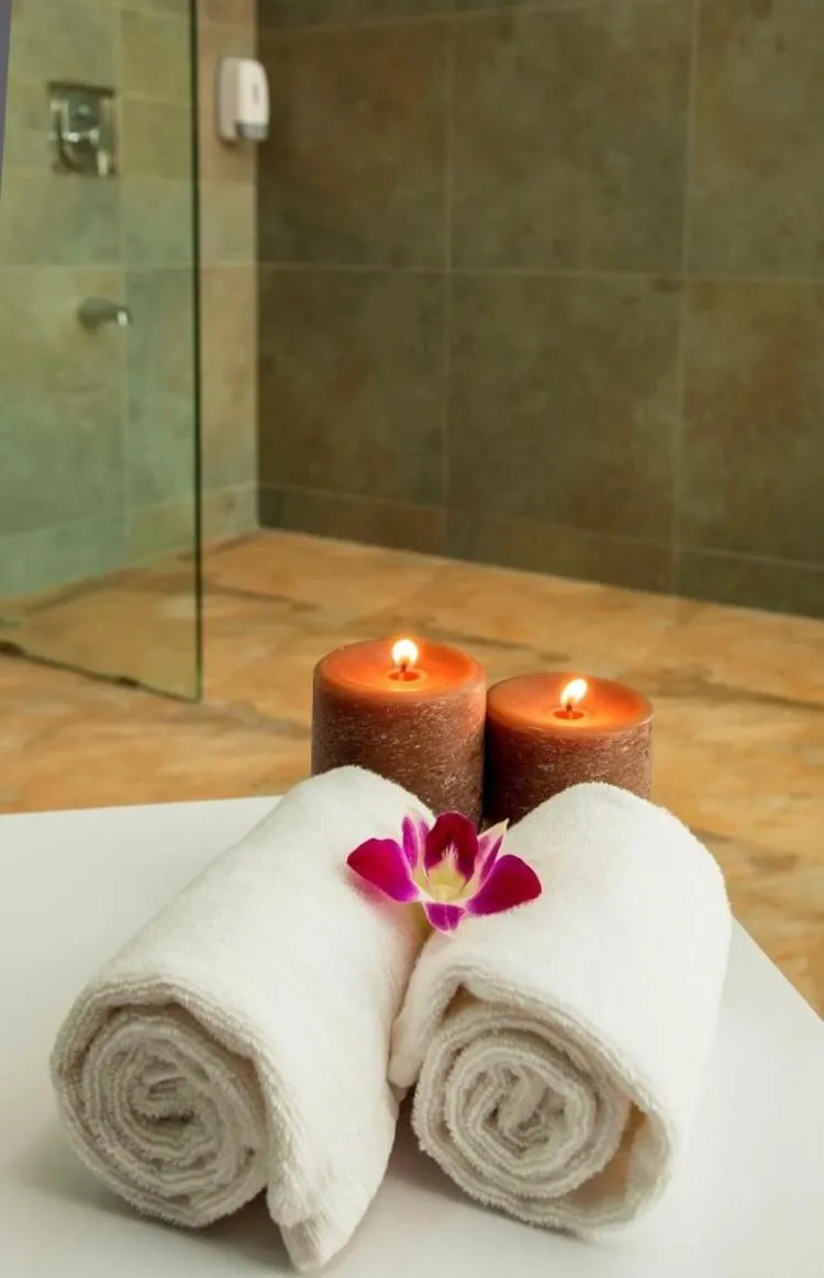 Bathroom in Hotel Mumbai House Airoli, Navi Mumbai