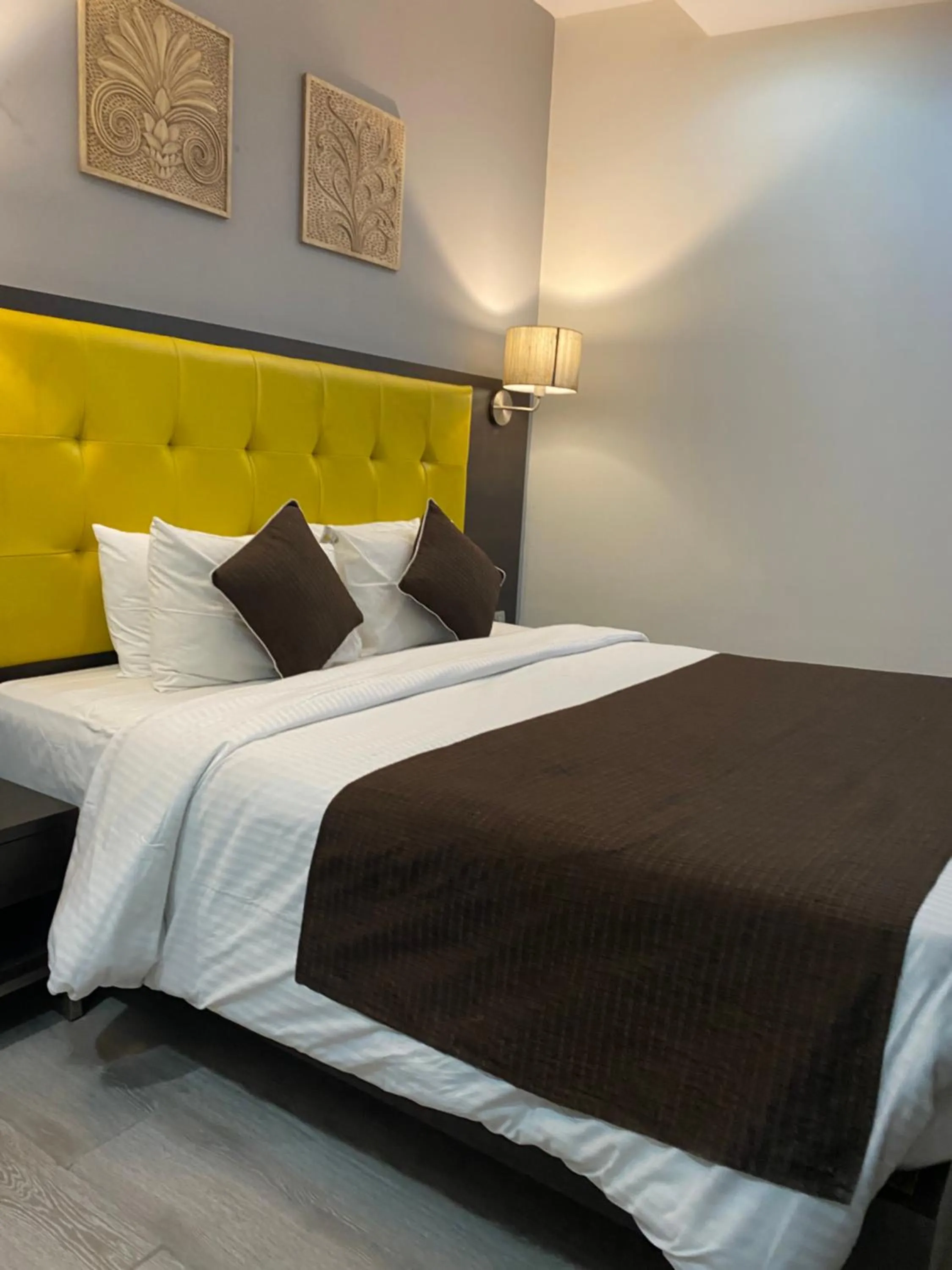 Bed in Hotel Mumbai House Airoli, Navi Mumbai