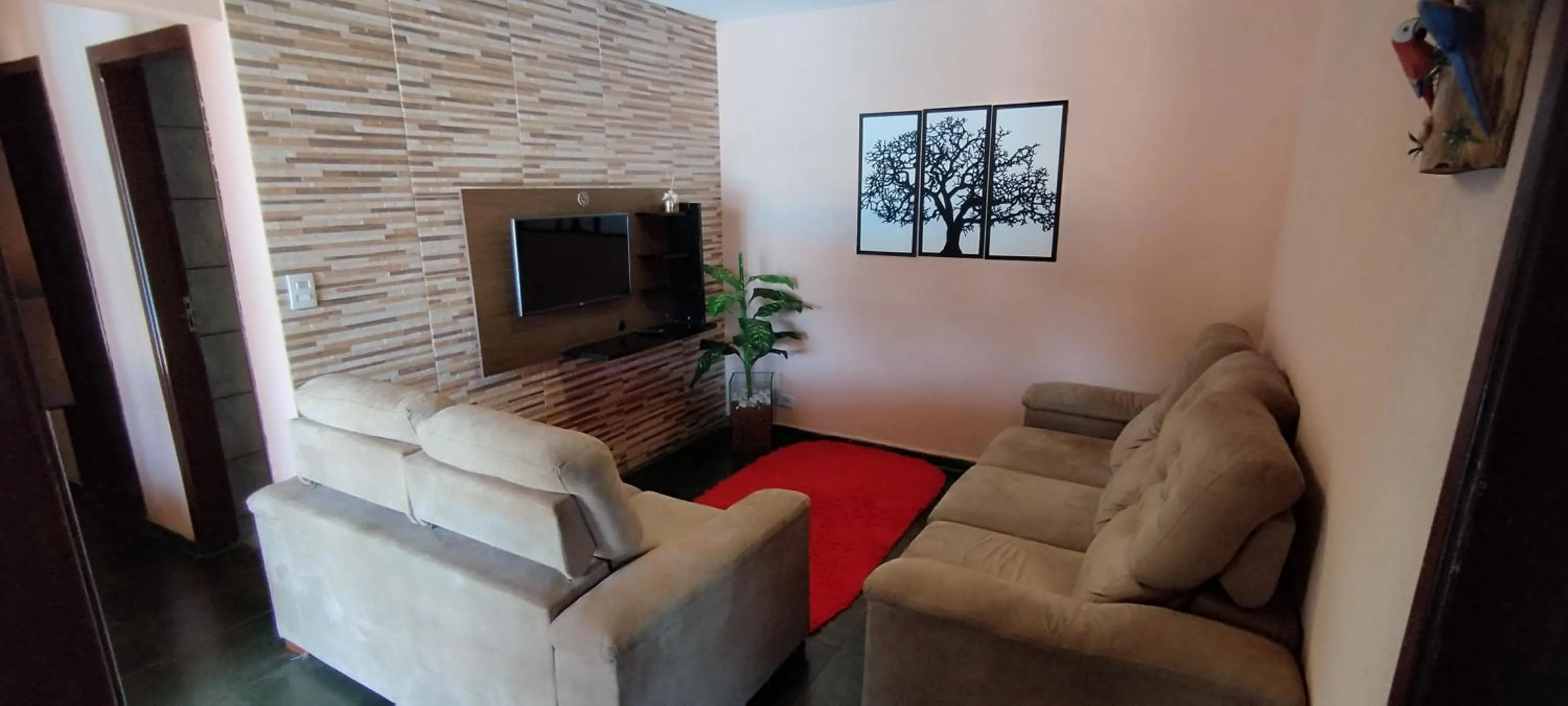 Communal lounge/ TV room in Chácara Sorriso 1 em Atibaia