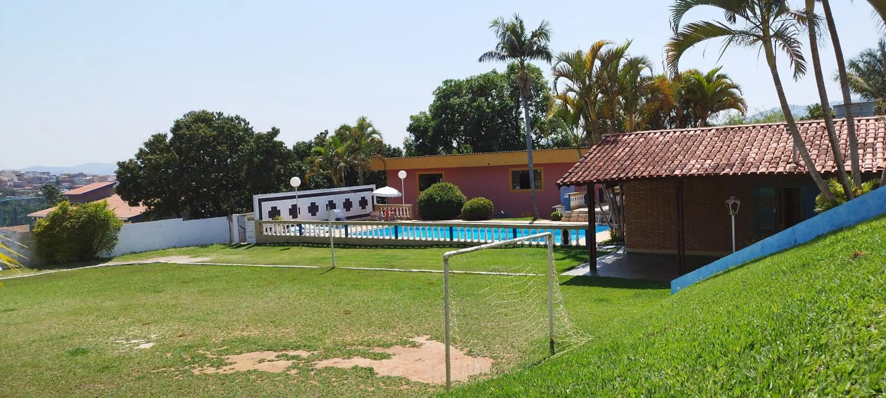 Tennis court in Chácara Sorriso 1 em Atibaia