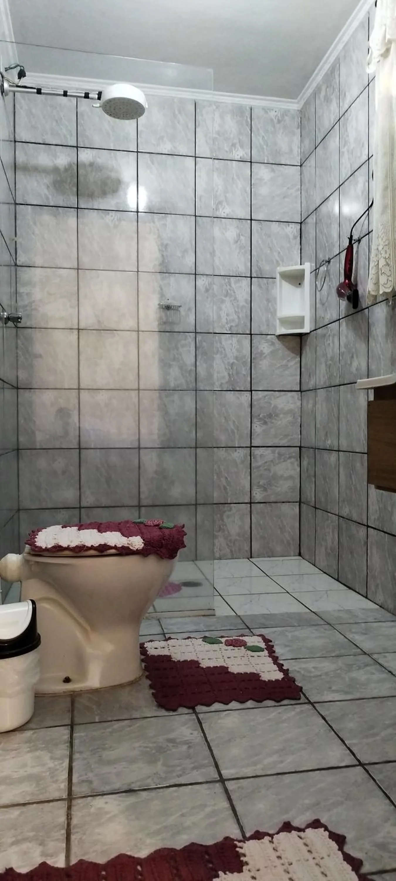 Shower in Chácara Sorriso 1 em Atibaia