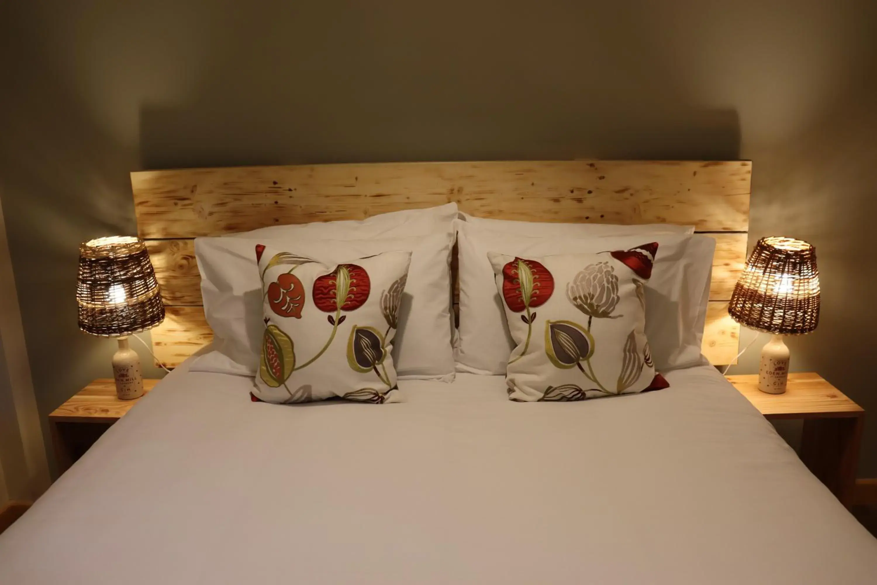 Double Room with Private Bathroom in South Downs Eco Lodge & Camping Double Room with Private Bathroom in South Downs Eco Lodge & Camping