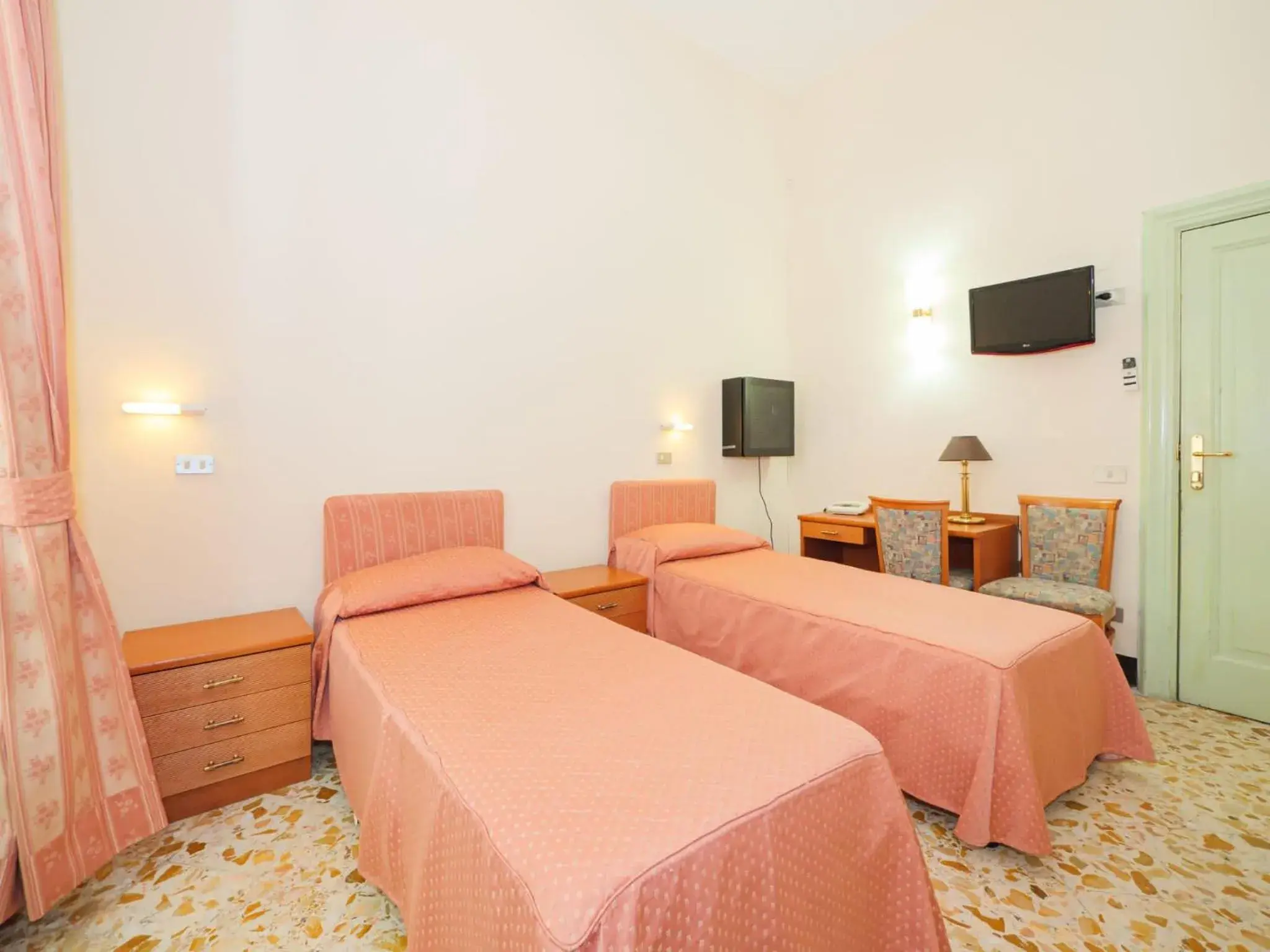 Standard Double or Twin Room in Hotel Delle Palme Standard Double or Twin Room in Hotel Delle Palme