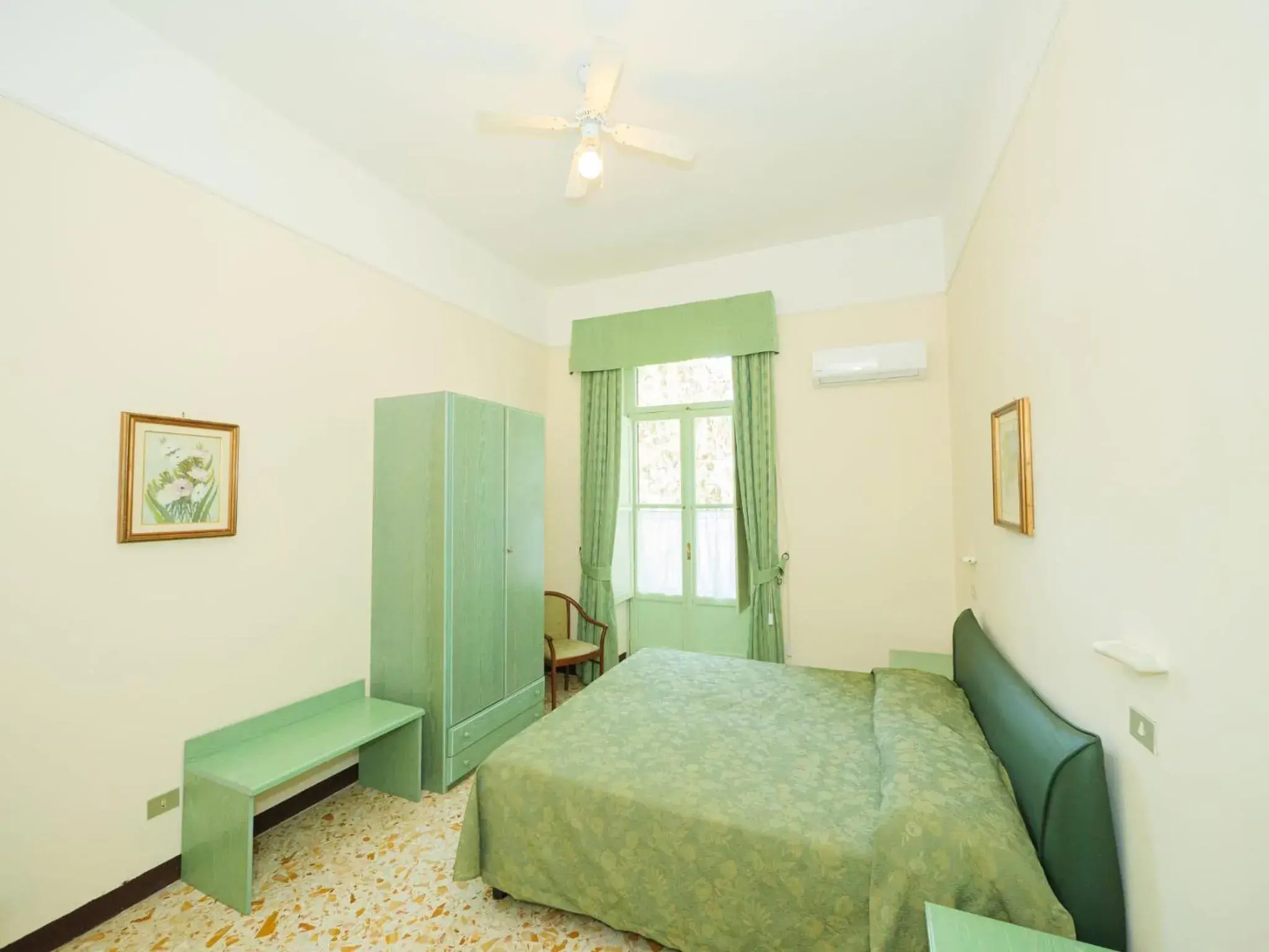 Double Room with Pool View in Hotel Delle Palme Double Room with Pool View in Hotel Delle Palme