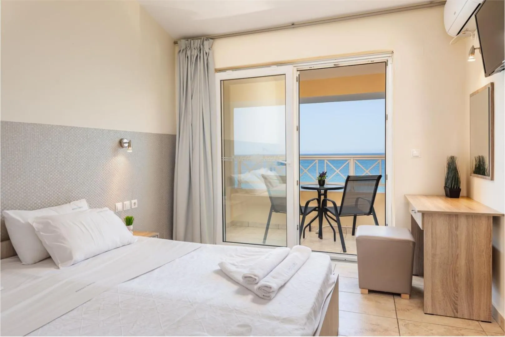 Bedroom, Bed in Nefeli Beach - living by the sea