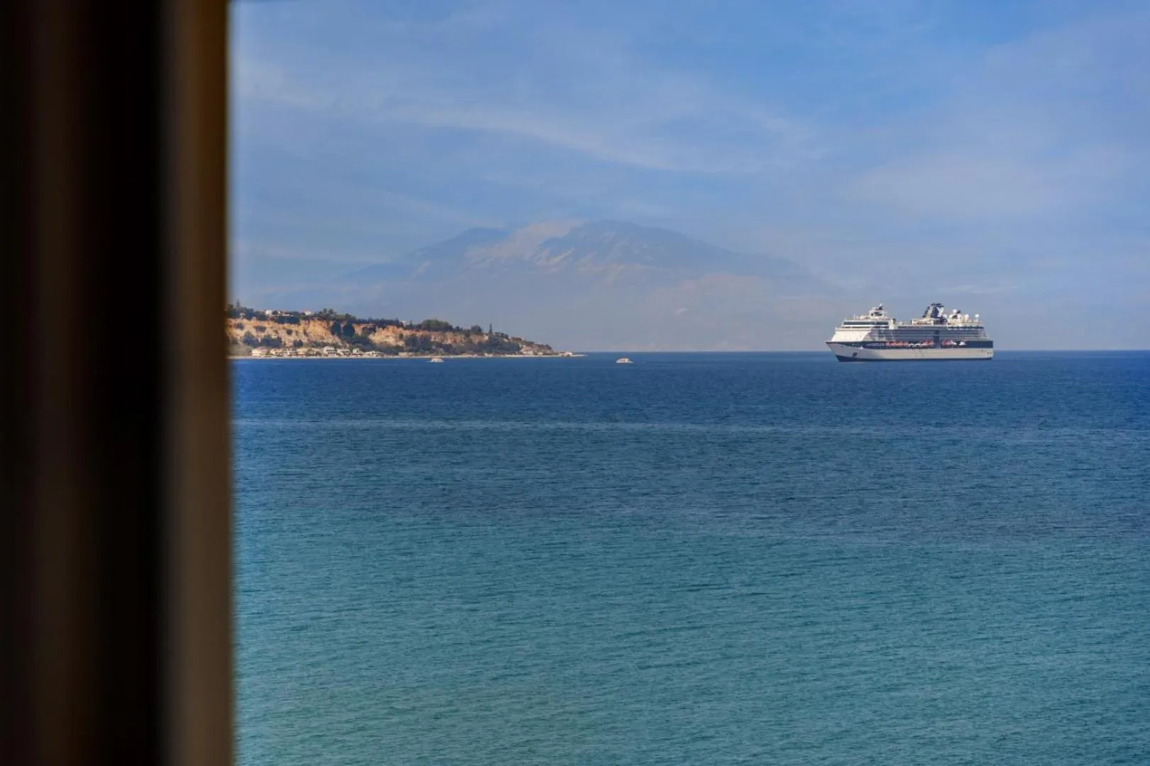 Day in Nefeli Beach - living by the sea