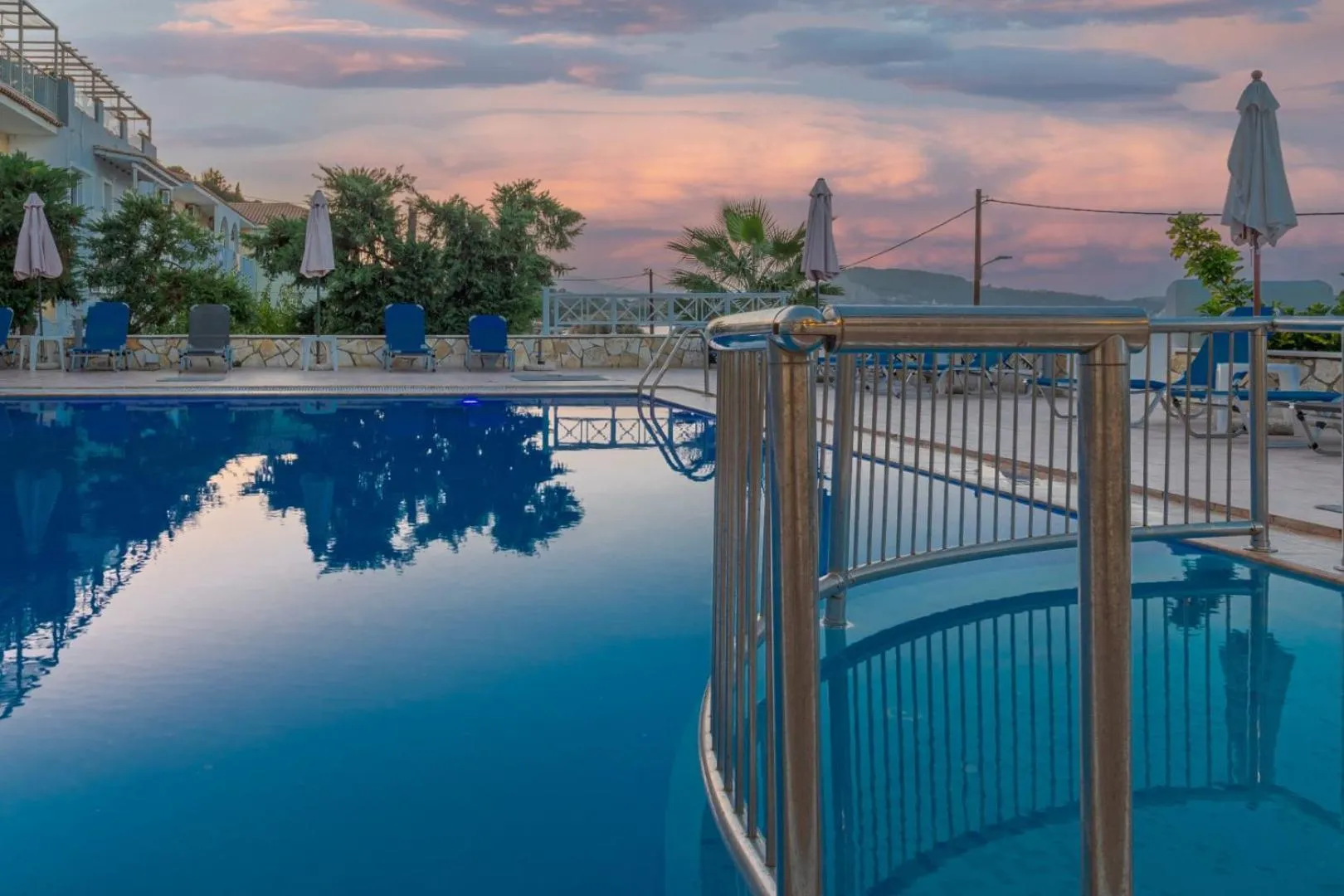 Swimming pool in Nefeli Beach - living by the sea