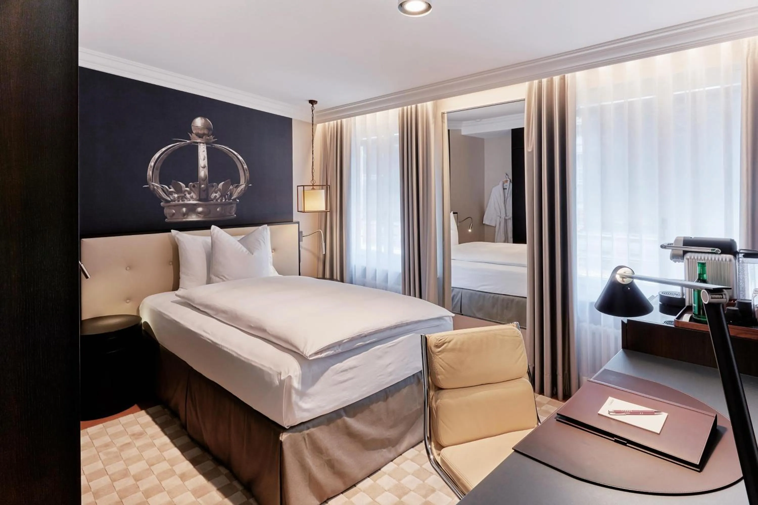 TV and multimedia, Bed in Sorell Boutique-Hotel Krone Winterthur