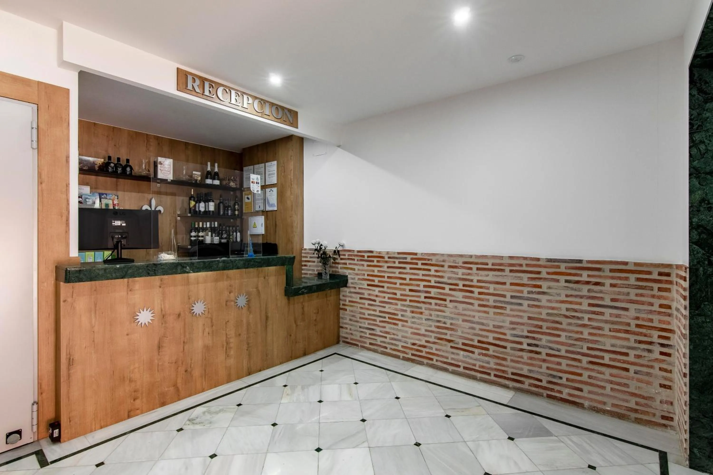 Lobby or reception in HOTEL DON RAMIRO