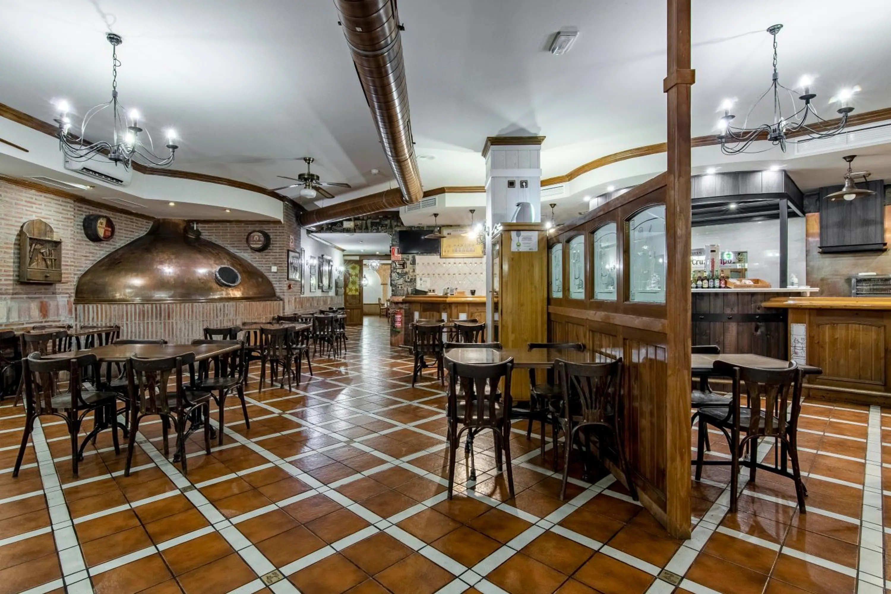 Restaurant/places to eat in HOTEL DON RAMIRO