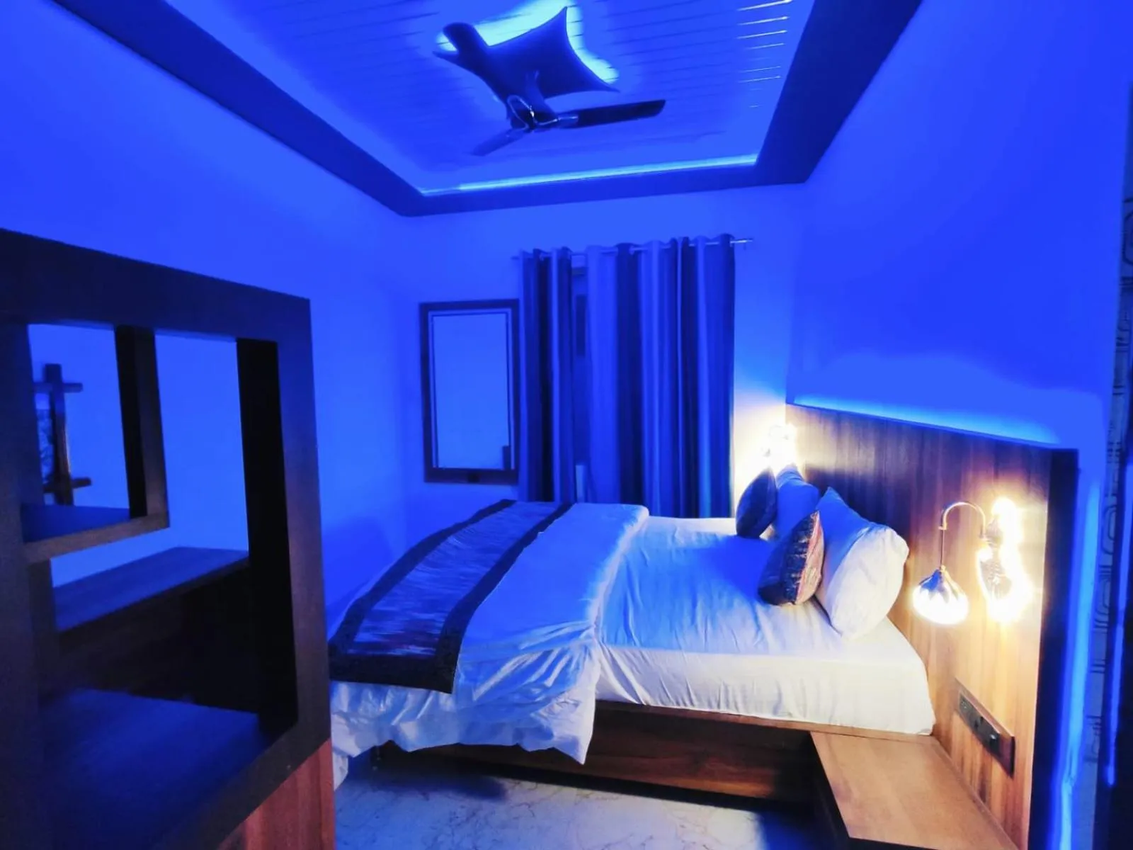 Bed in Gypsy Diaries Varanasi