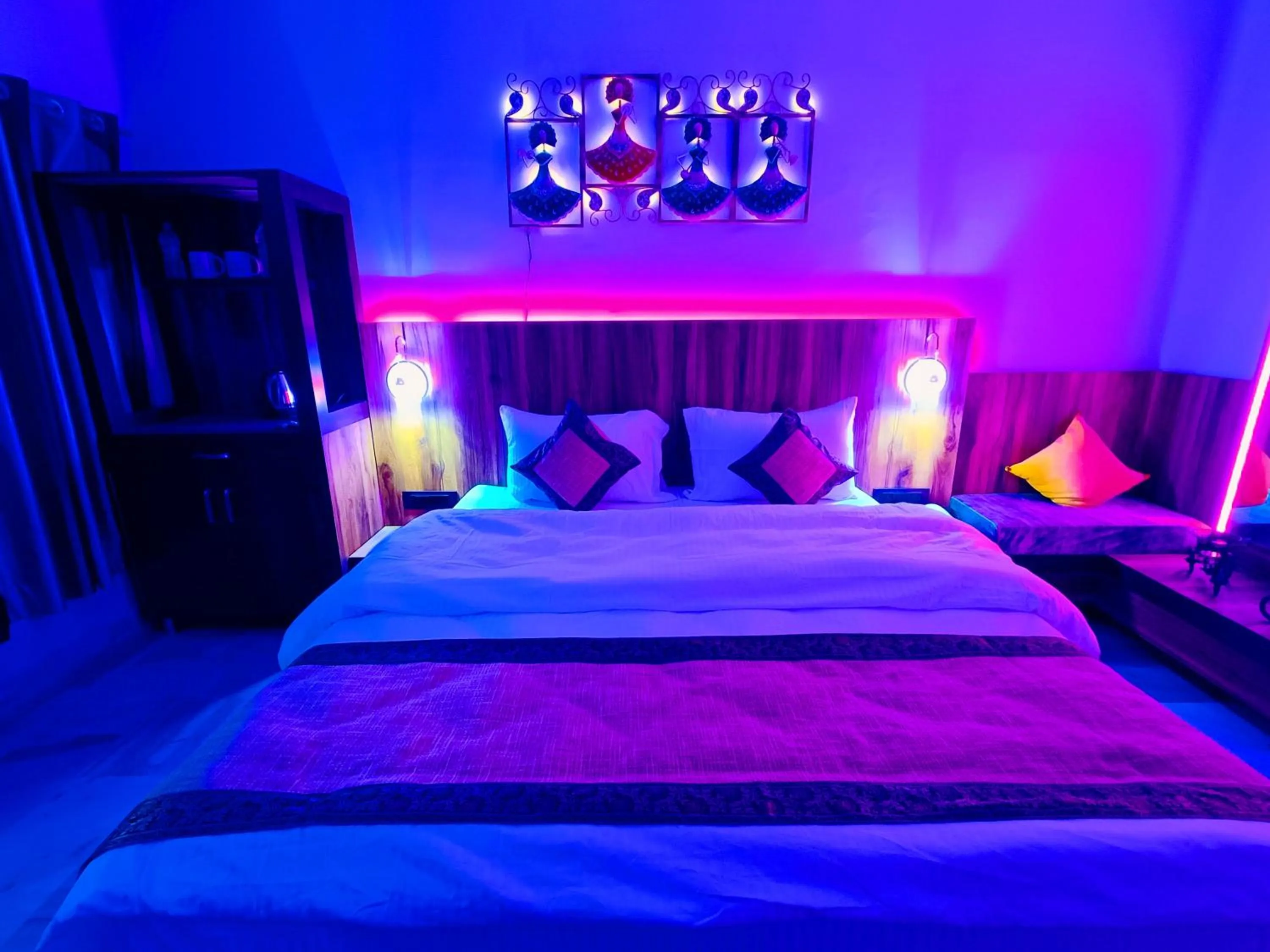 Bed in Gypsy Diaries Varanasi