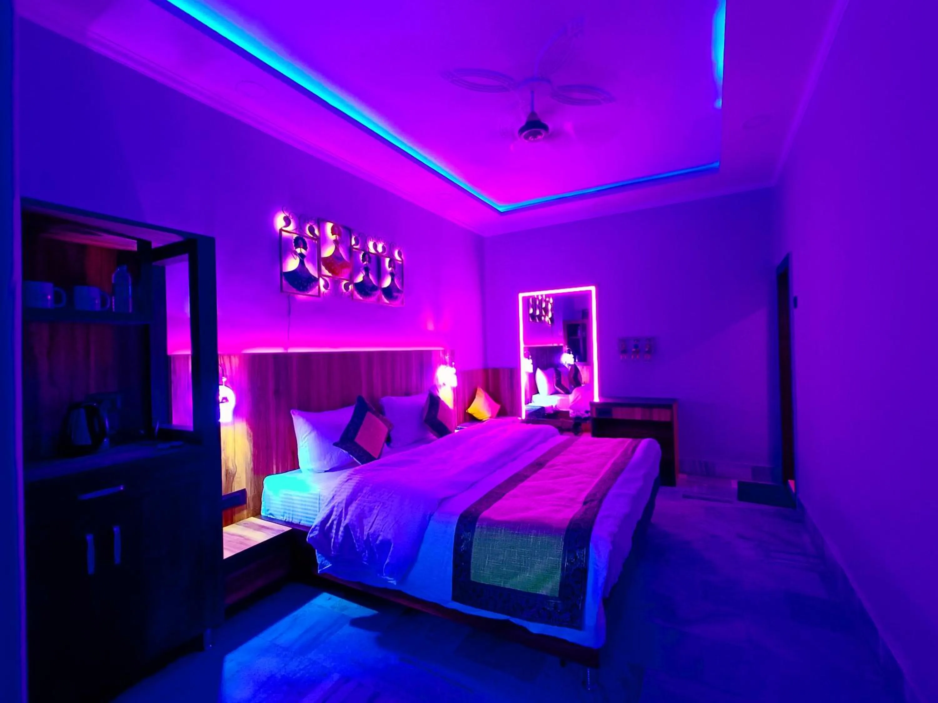 Bed in Gypsy Diaries Varanasi