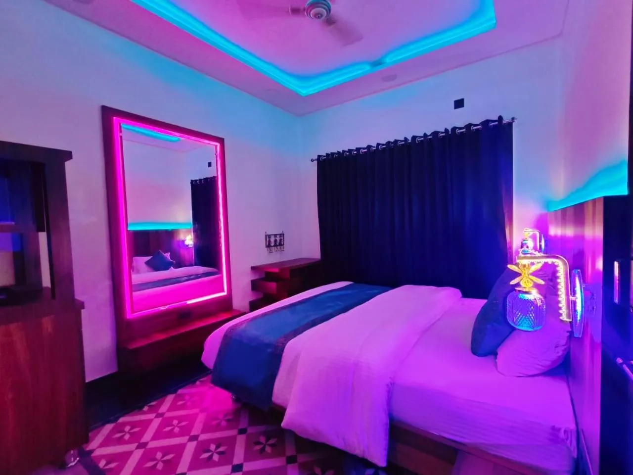 Bed in Gypsy Diaries Varanasi