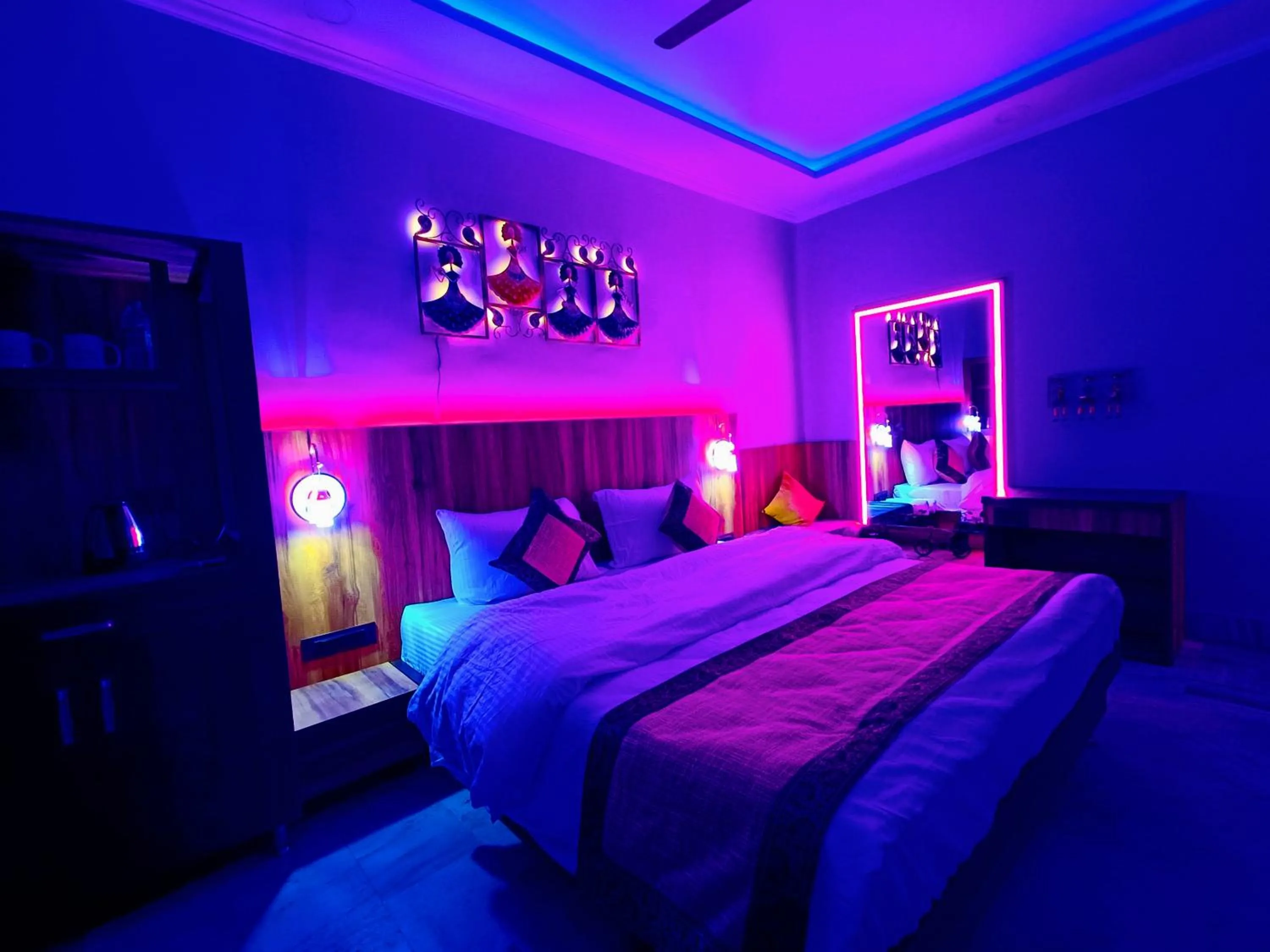 Bed in Gypsy Diaries Varanasi