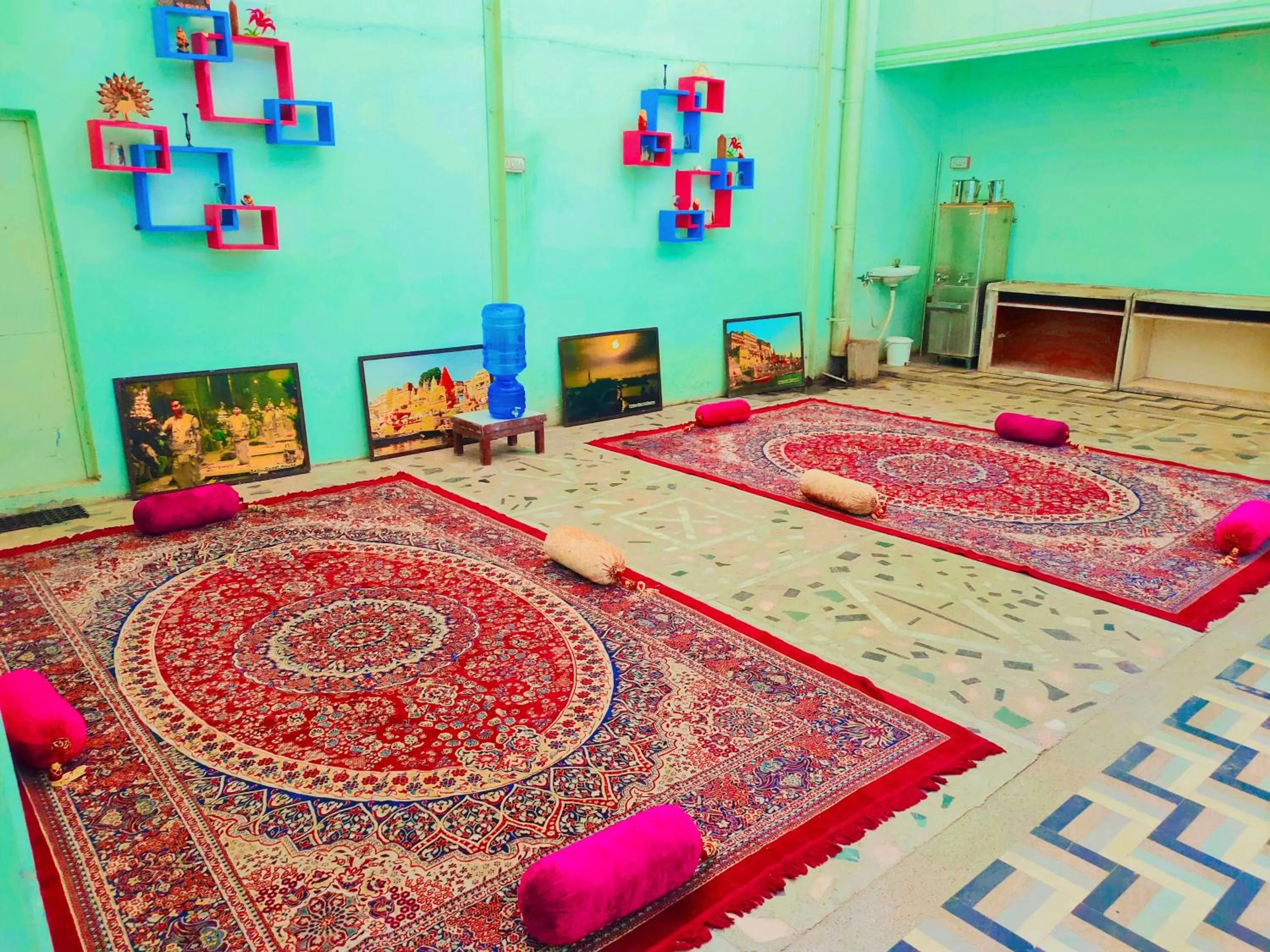 Bed in Gypsy Diaries Varanasi