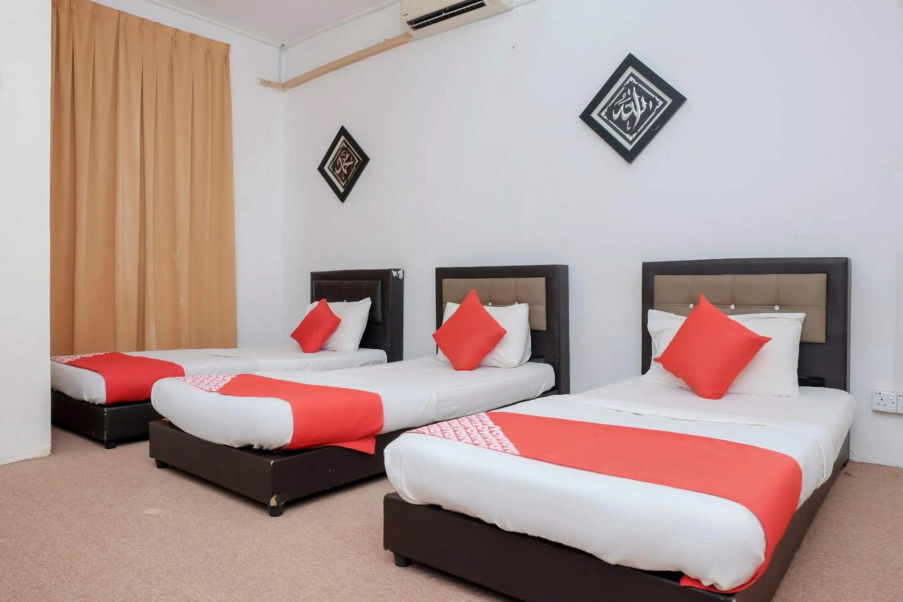 Bedroom, Bed in OYO 90180 Gemilang Hotel Kerteh