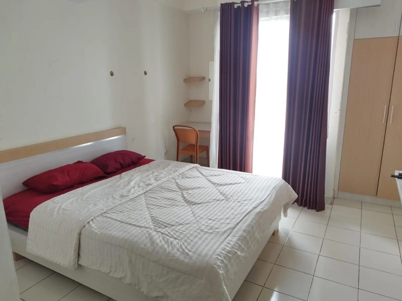 Bed in Easton Park Residence by Mustika