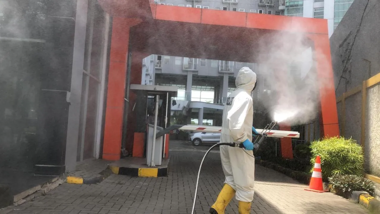 Property building in Easton Park Residence by Mustika