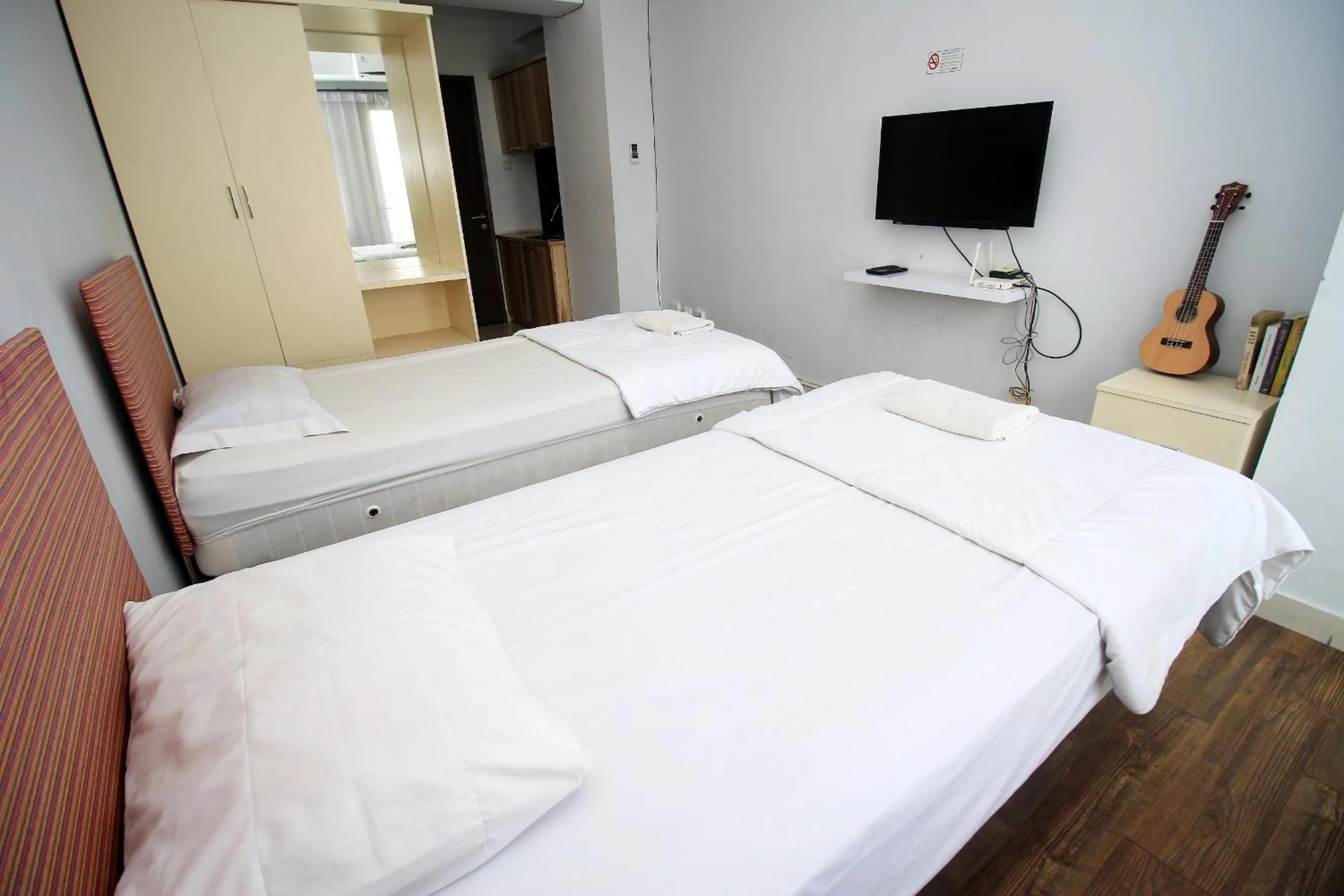 Bed in Easton Park Residence by Mustika