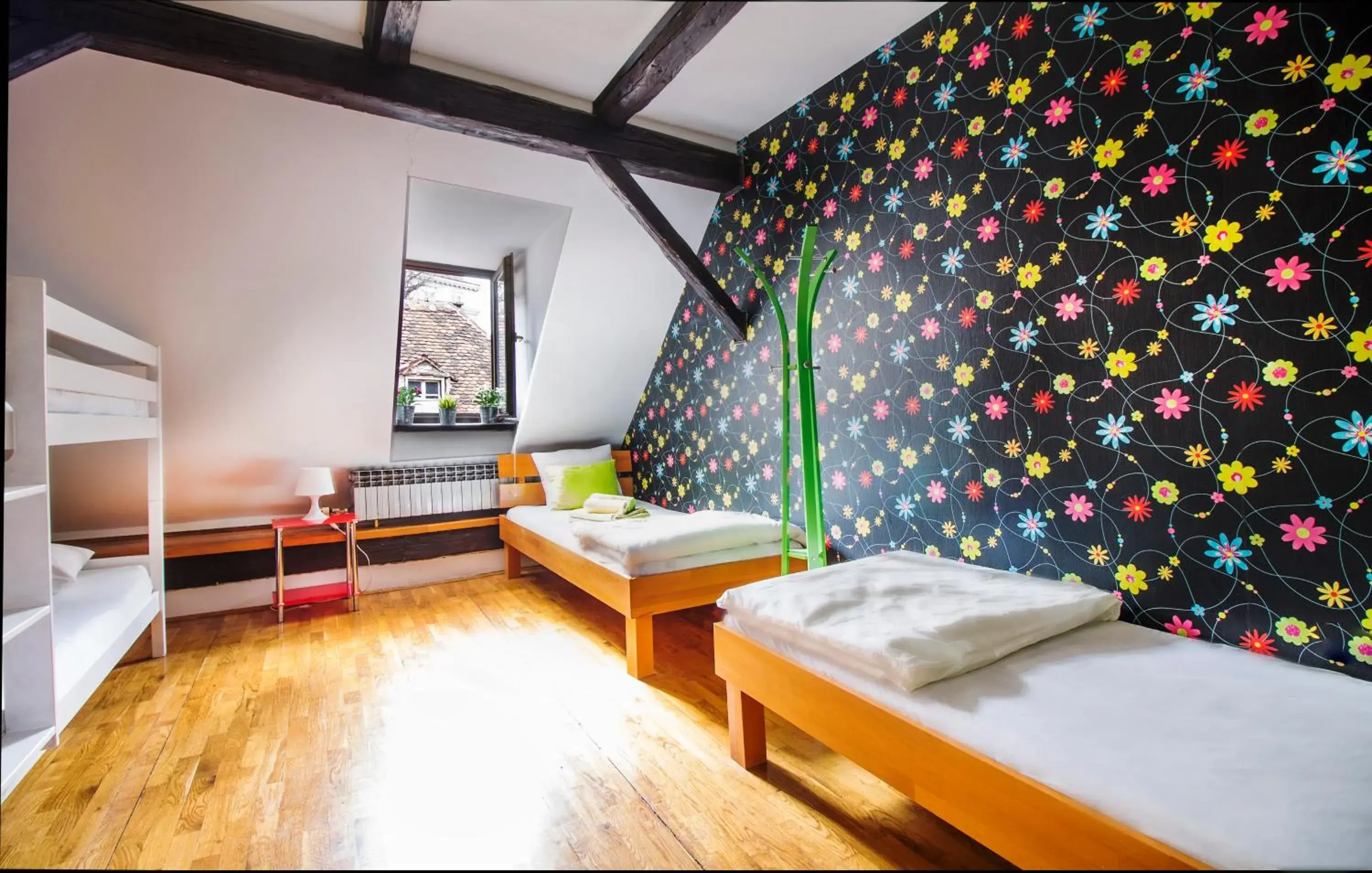 Twin Room with Shared Bathroom in Hostel Centar Twin Room with Shared Bathroom in Hostel Centar