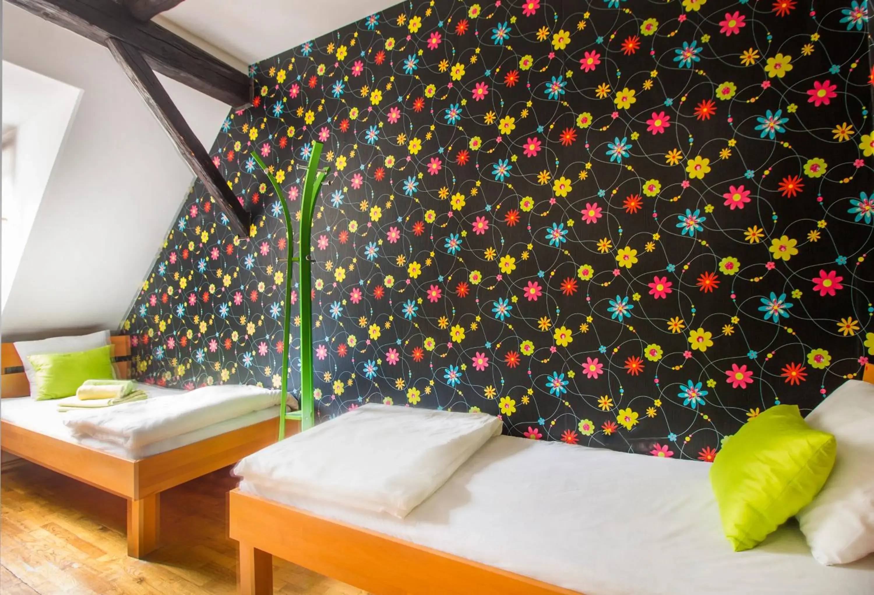 Twin Room with Shared Bathroom in Hostel Centar Twin Room with Shared Bathroom in Hostel Centar