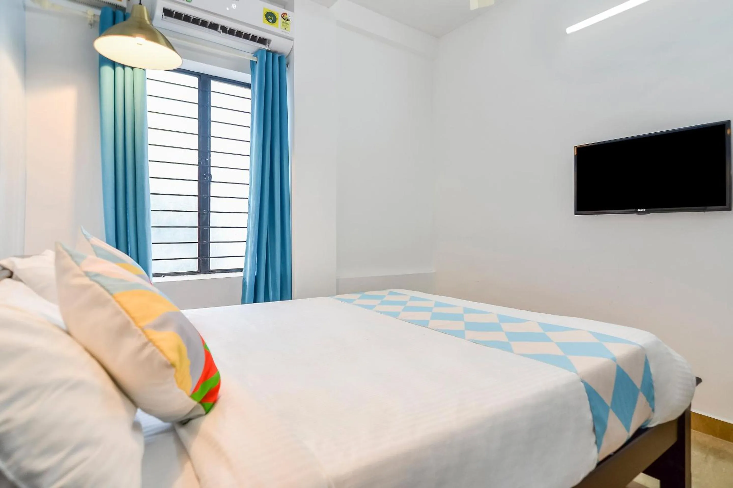 Bedroom, Bed in Hotel O Pop Tavern