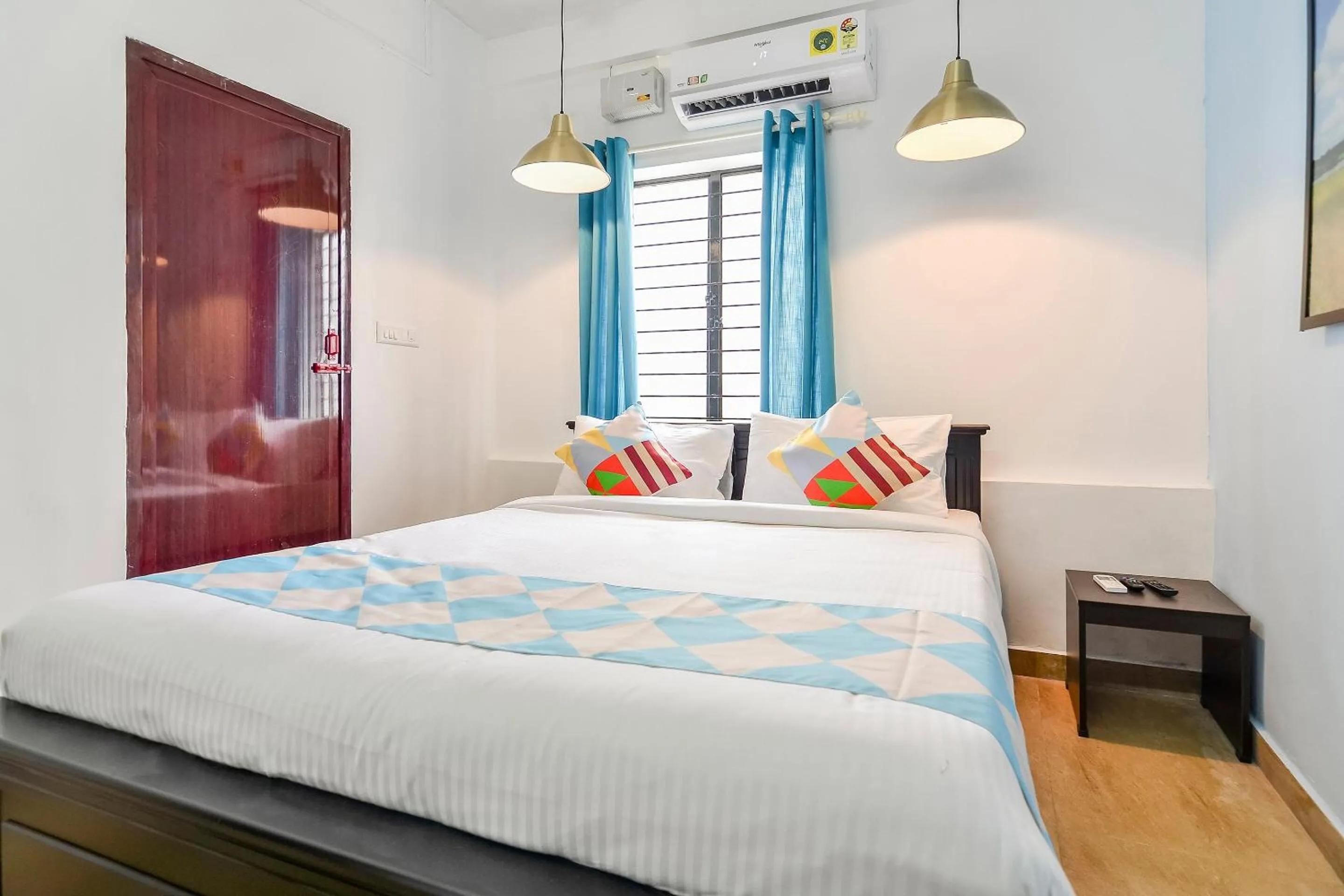 Bedroom, Bed in Hotel O Pop Tavern