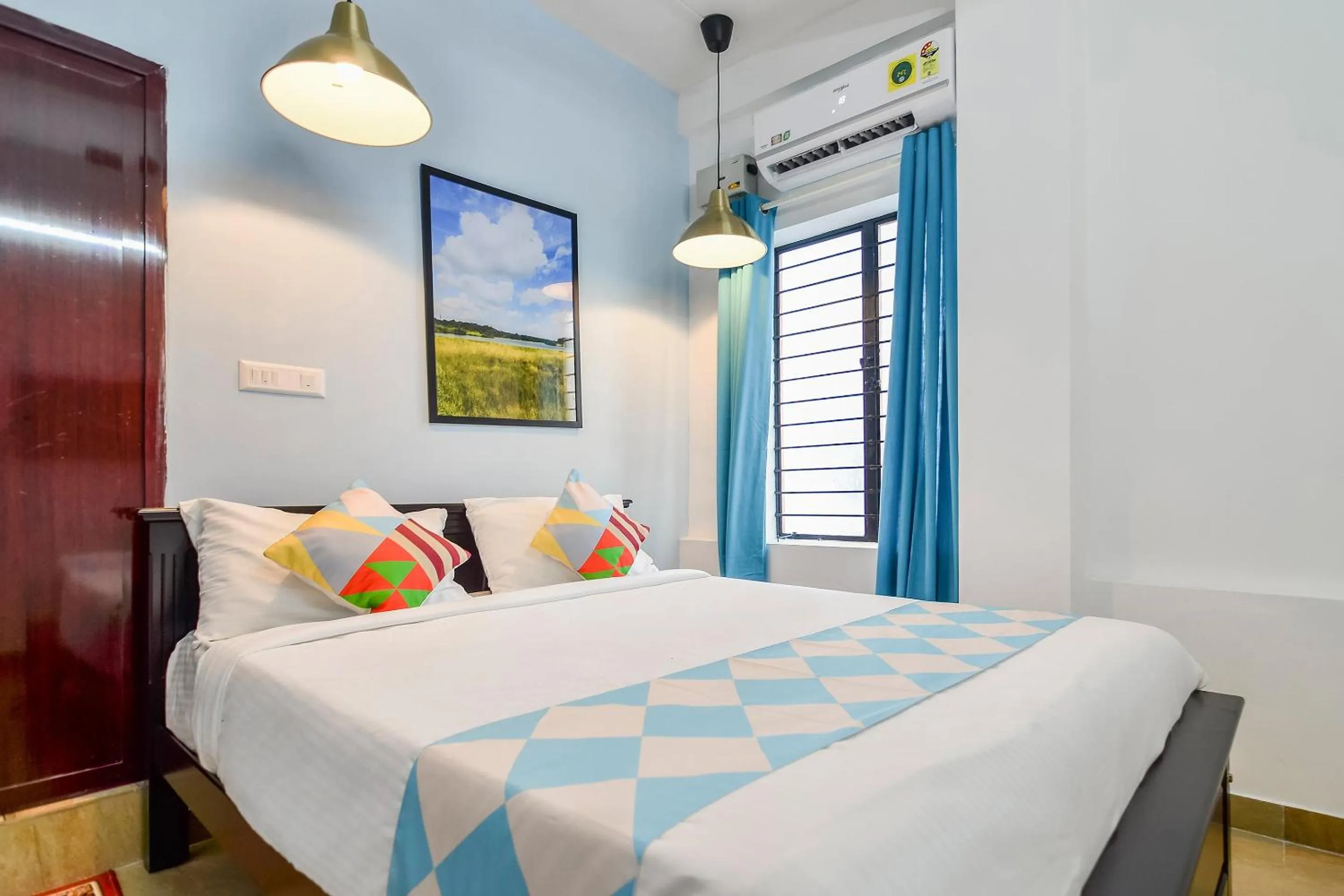 Bedroom, Bed in Hotel O Pop Tavern