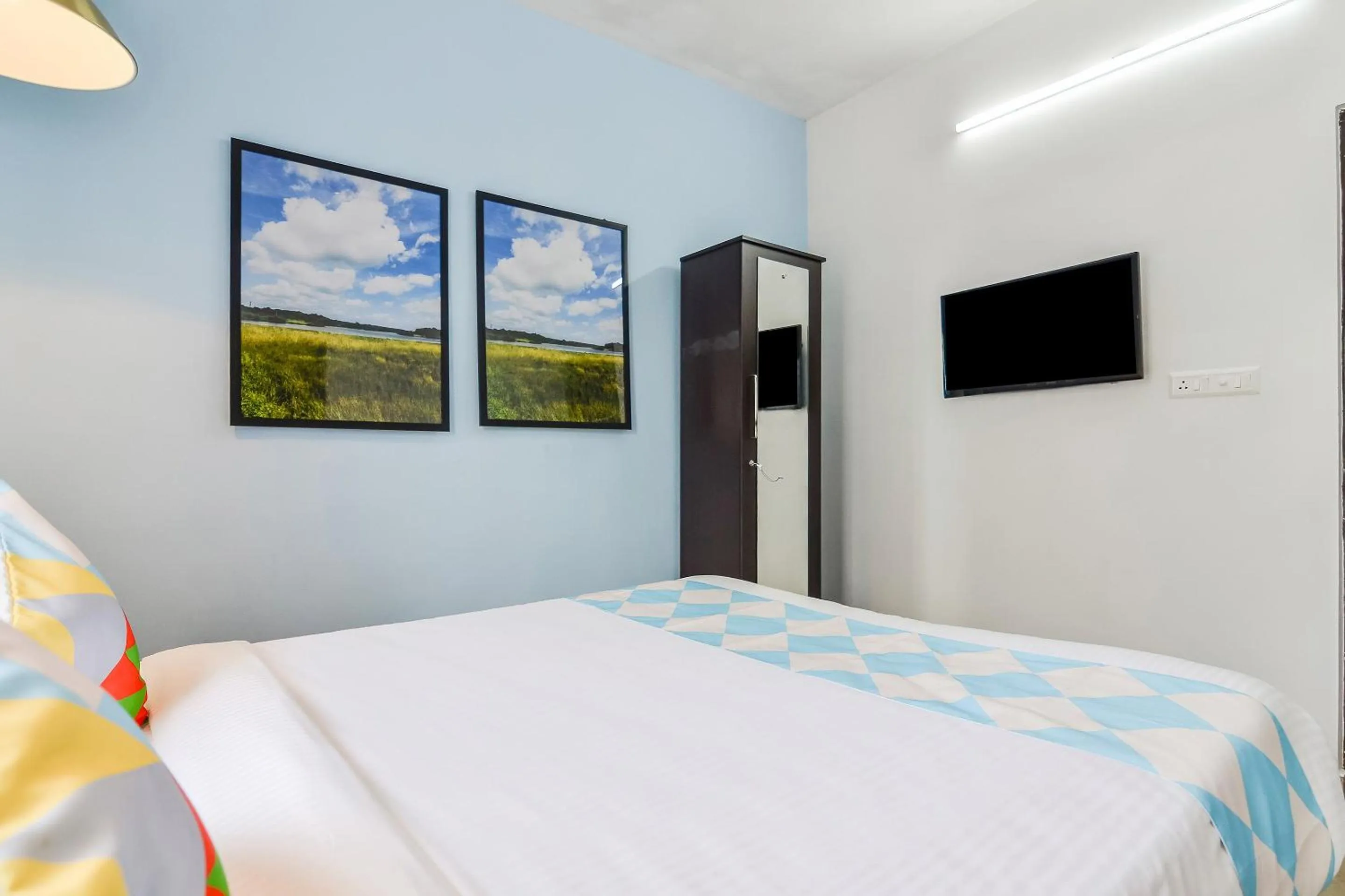 Bedroom, Bed in Hotel O Pop Tavern