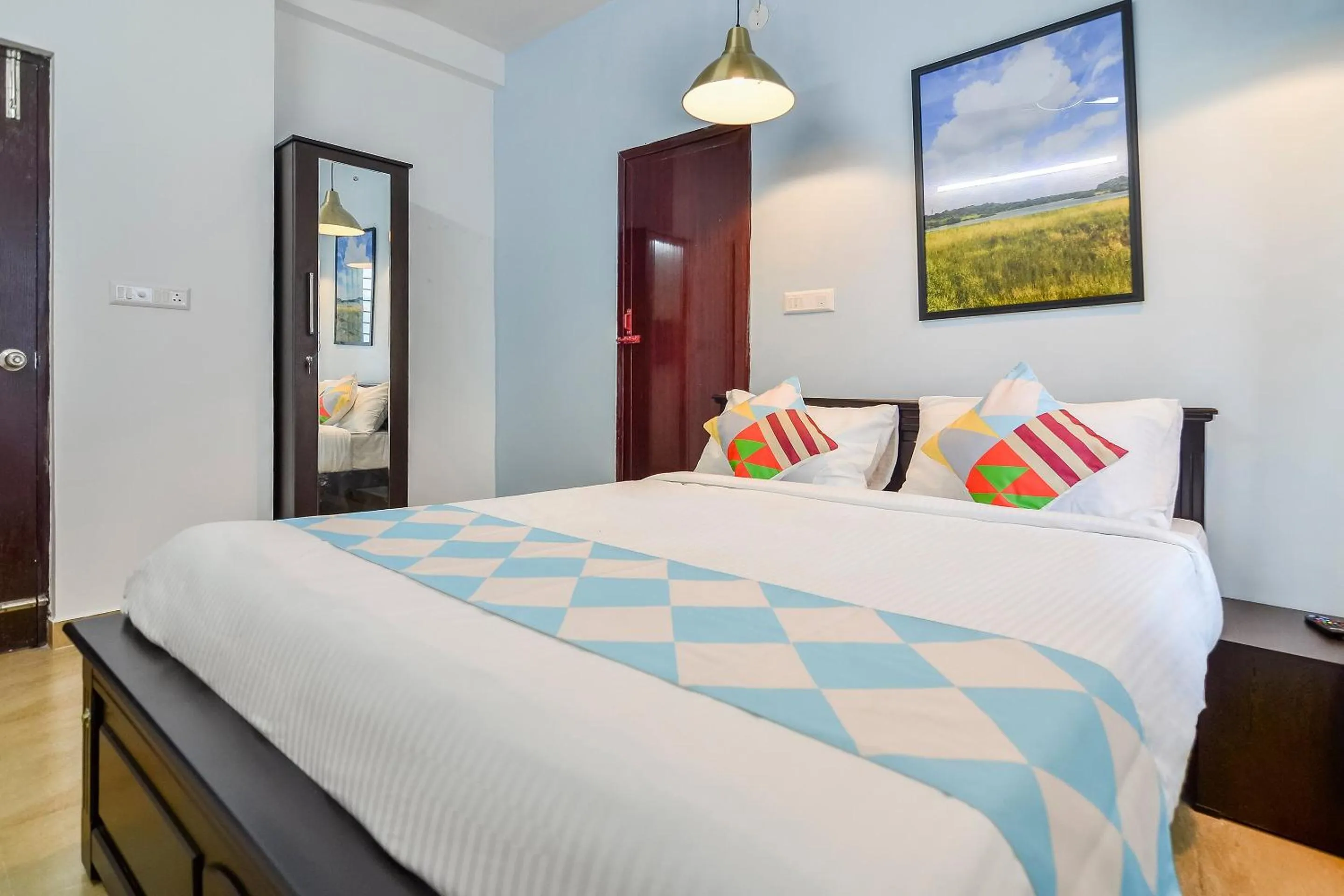 Bedroom, Bed in Hotel O Pop Tavern