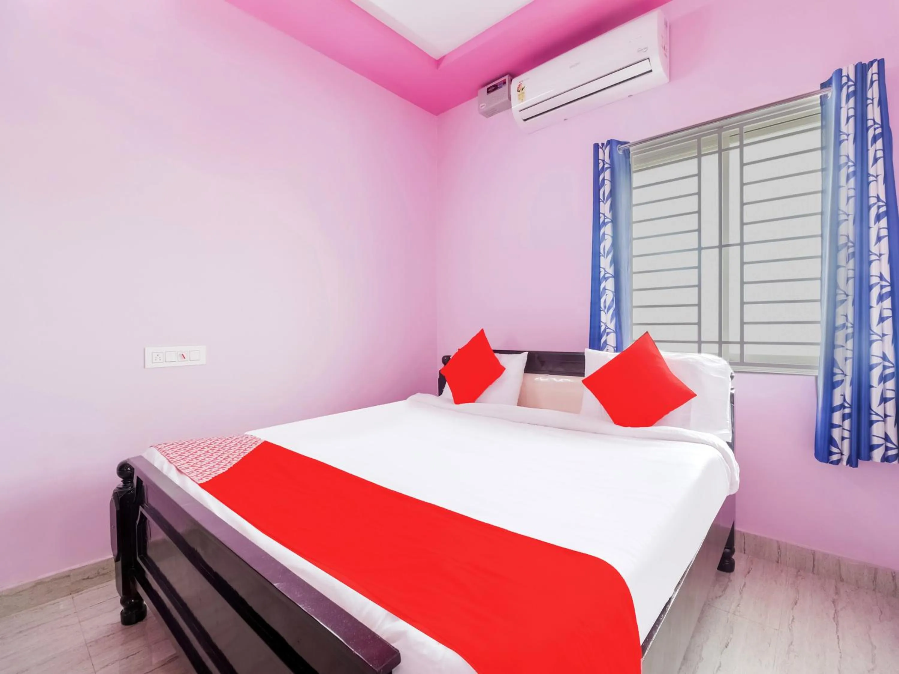 Bedroom in Hotel O Sea Coastal Inn