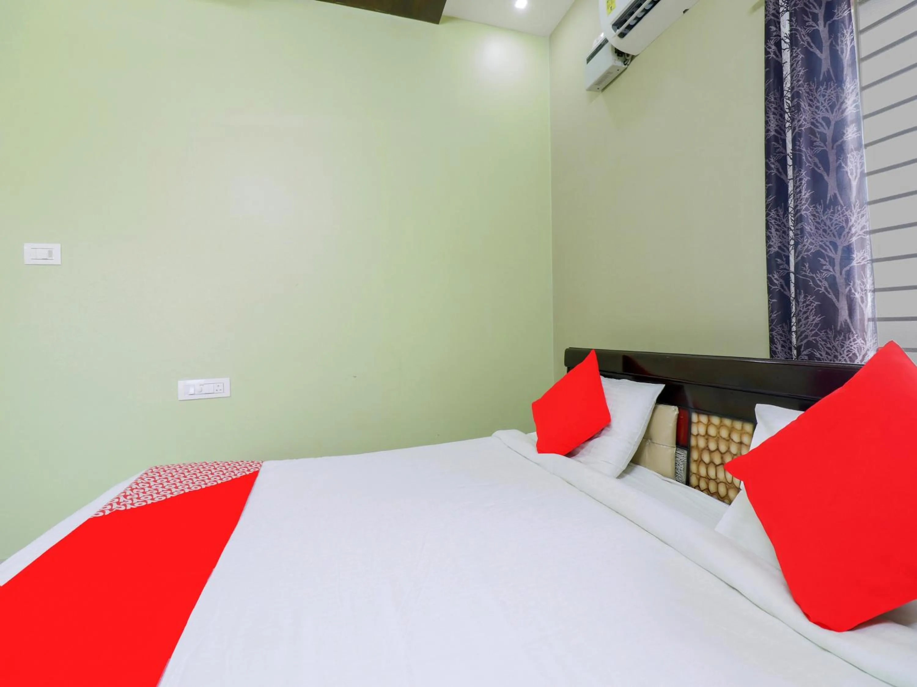 Bedroom in Hotel O Sea Coastal Inn