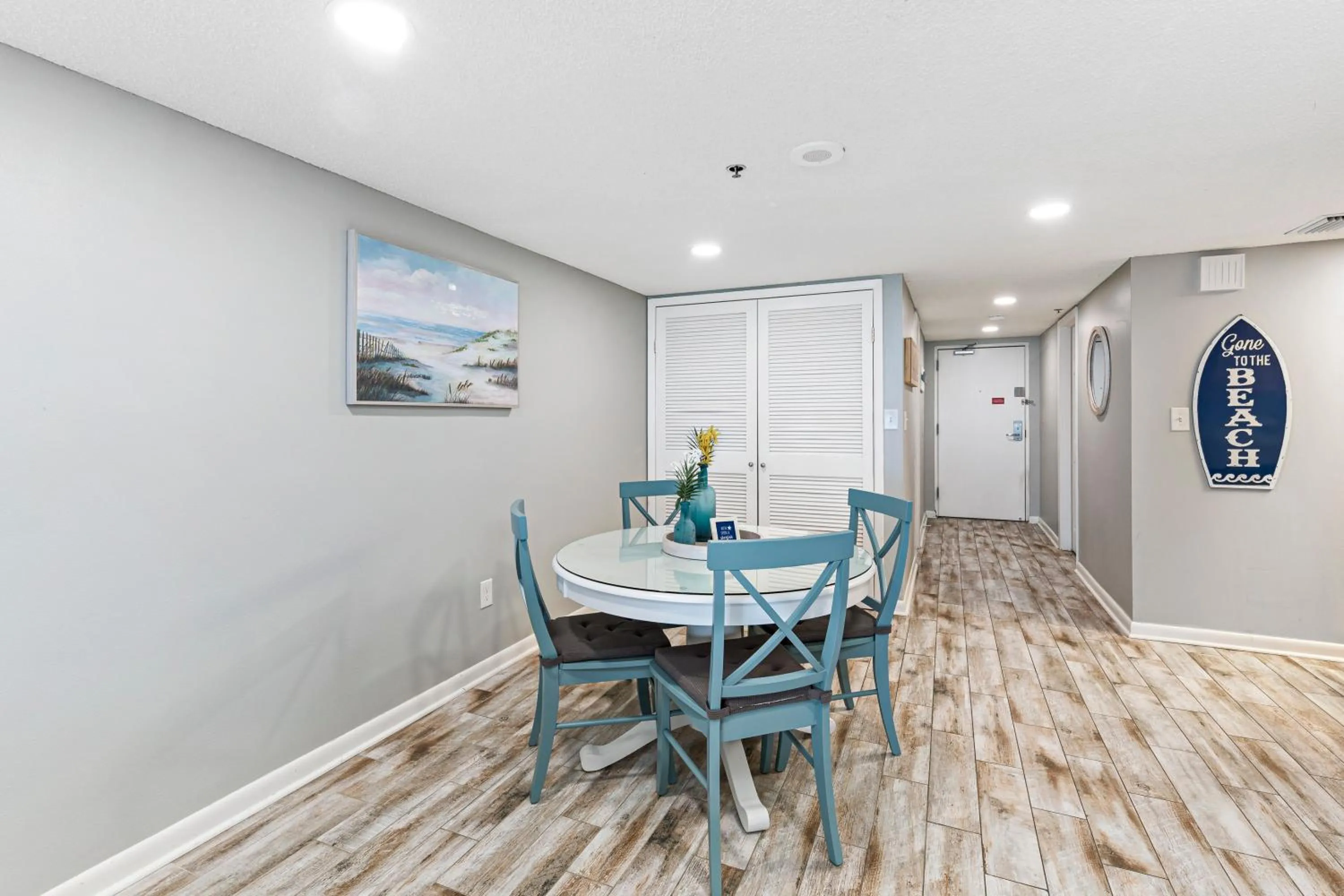 Dining area in Phoenix II 2012