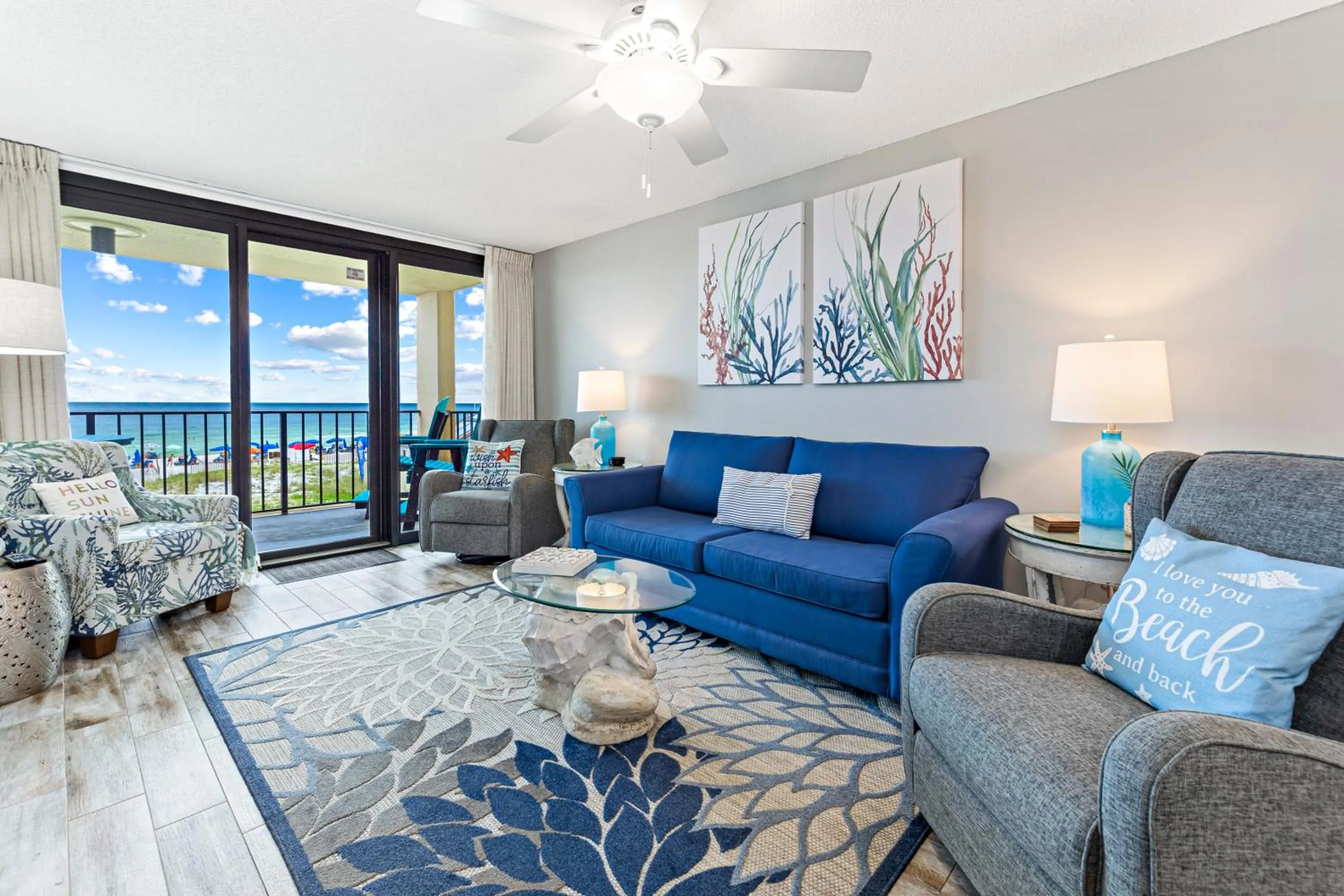 Living room in Phoenix II 2012