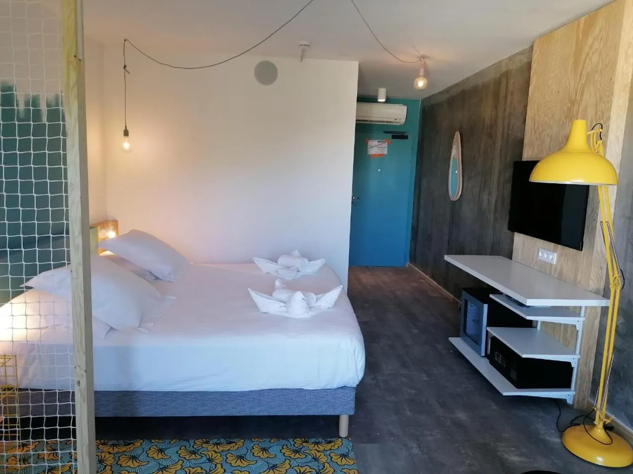 Bedroom, Bed in HÔTEL LE TERRE SAINTE