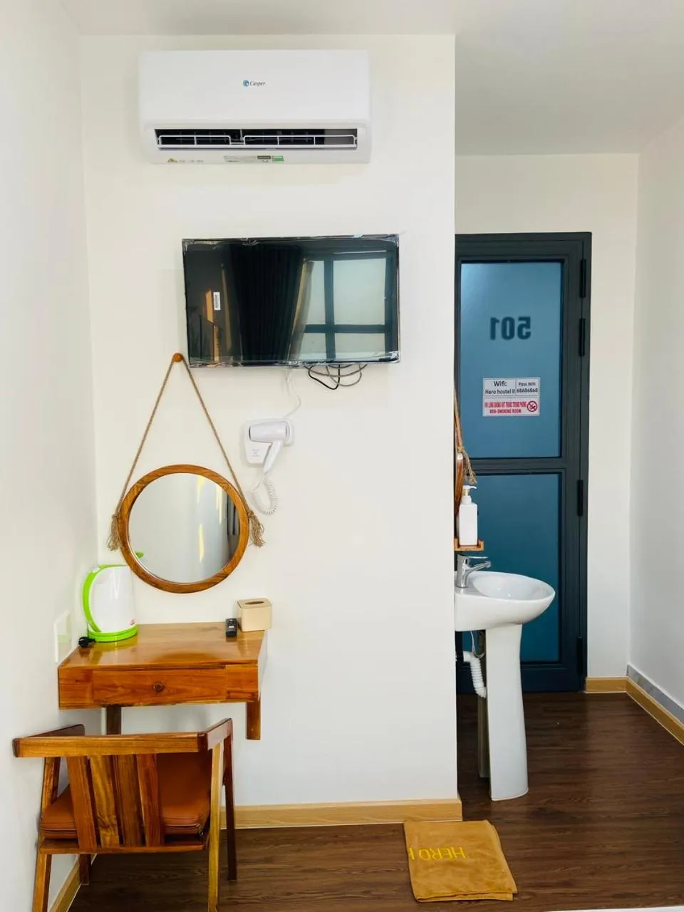 Hero Hostel & Billiards