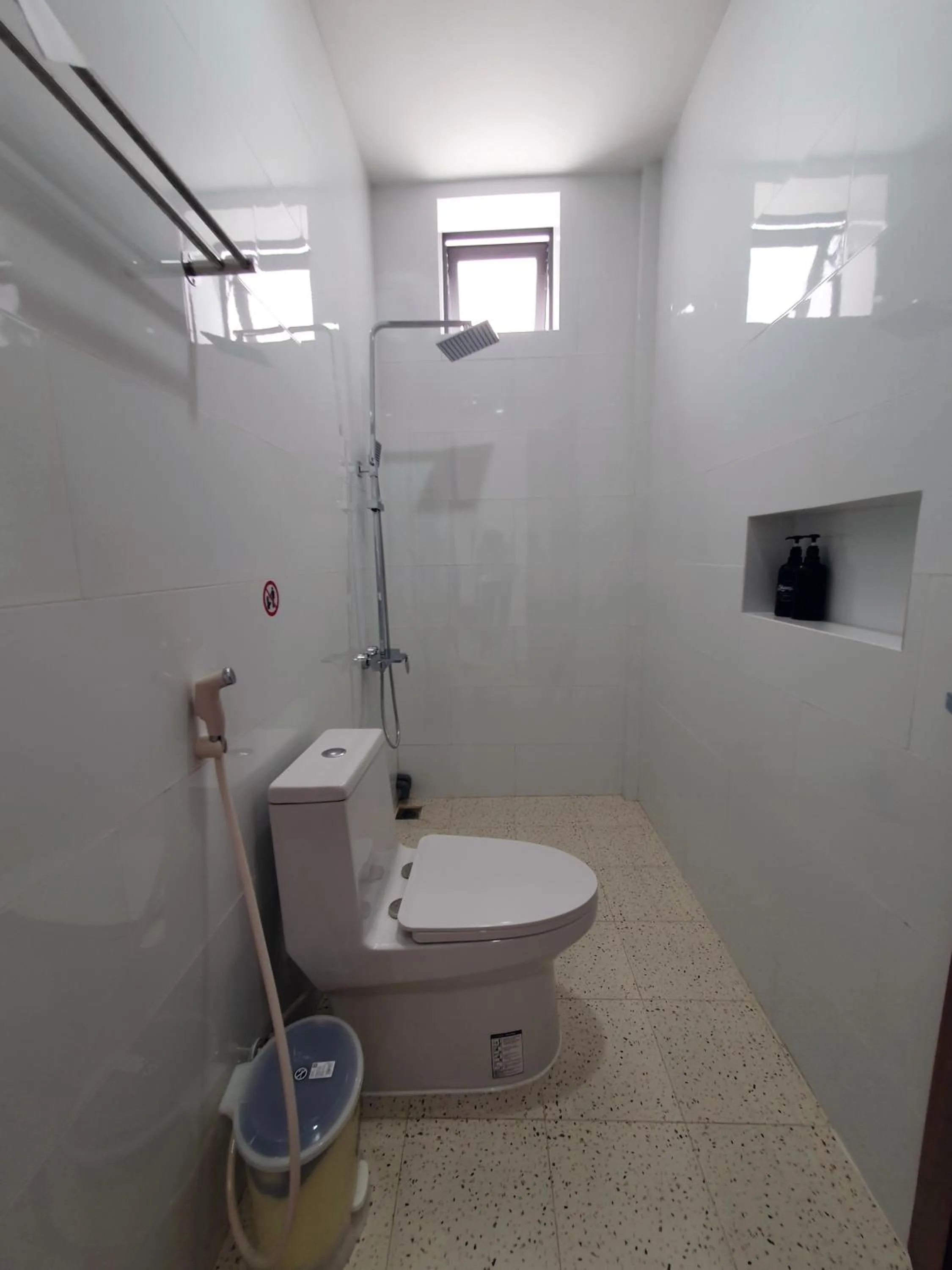 Shower in Hero Hostel & Billiards