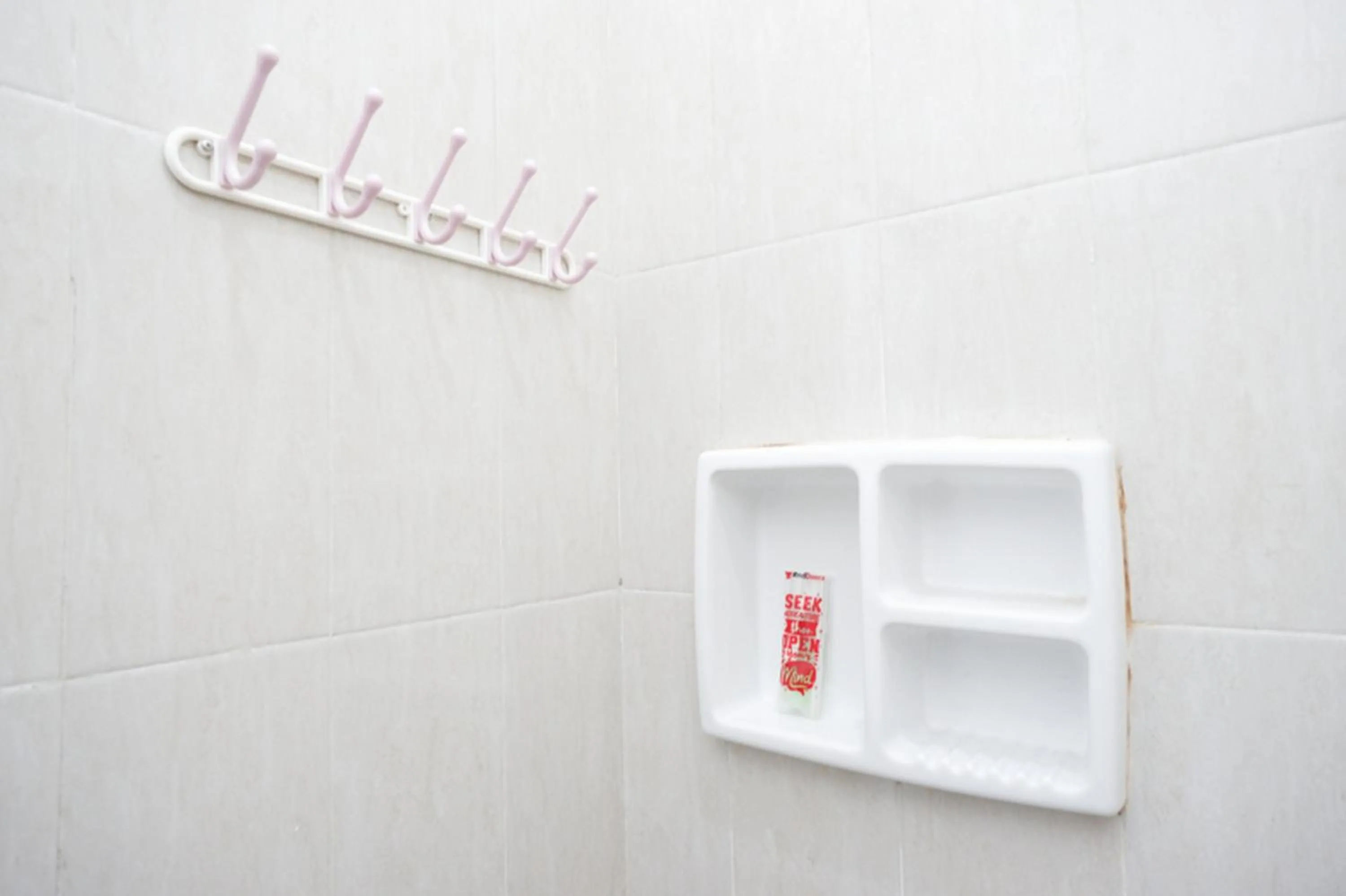 Bathroom in RedDoorz Syariah near UMS Solo - RSO Soeharso