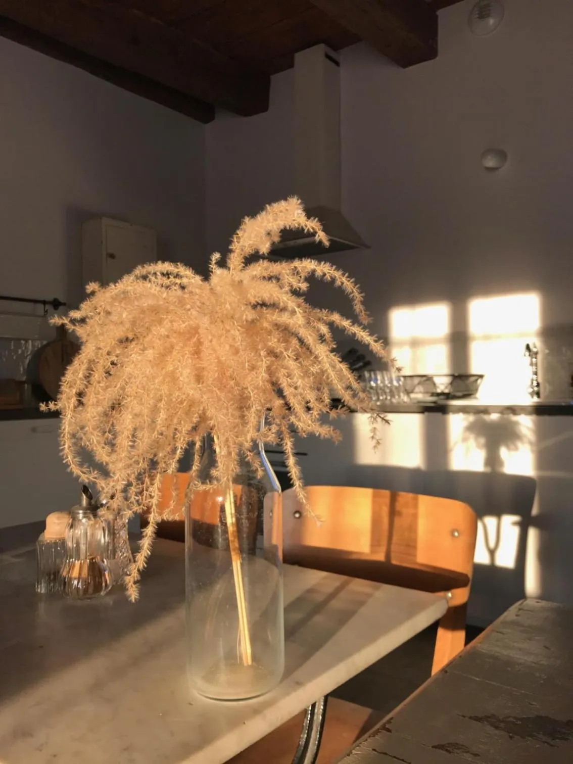 Communal kitchen in Le Mottay Guesthouse