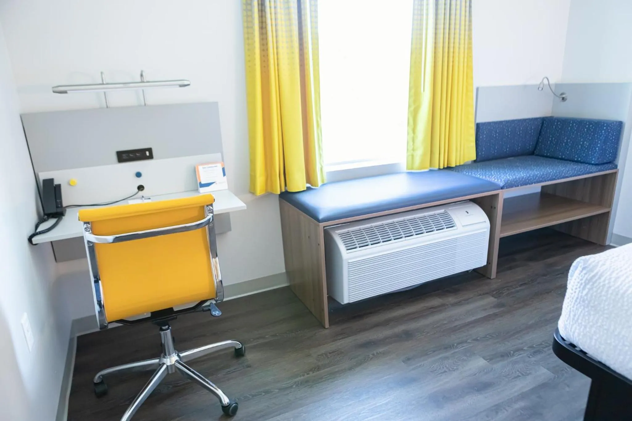 Seating area in Microtel Inn & Suites by Wyndham Milford