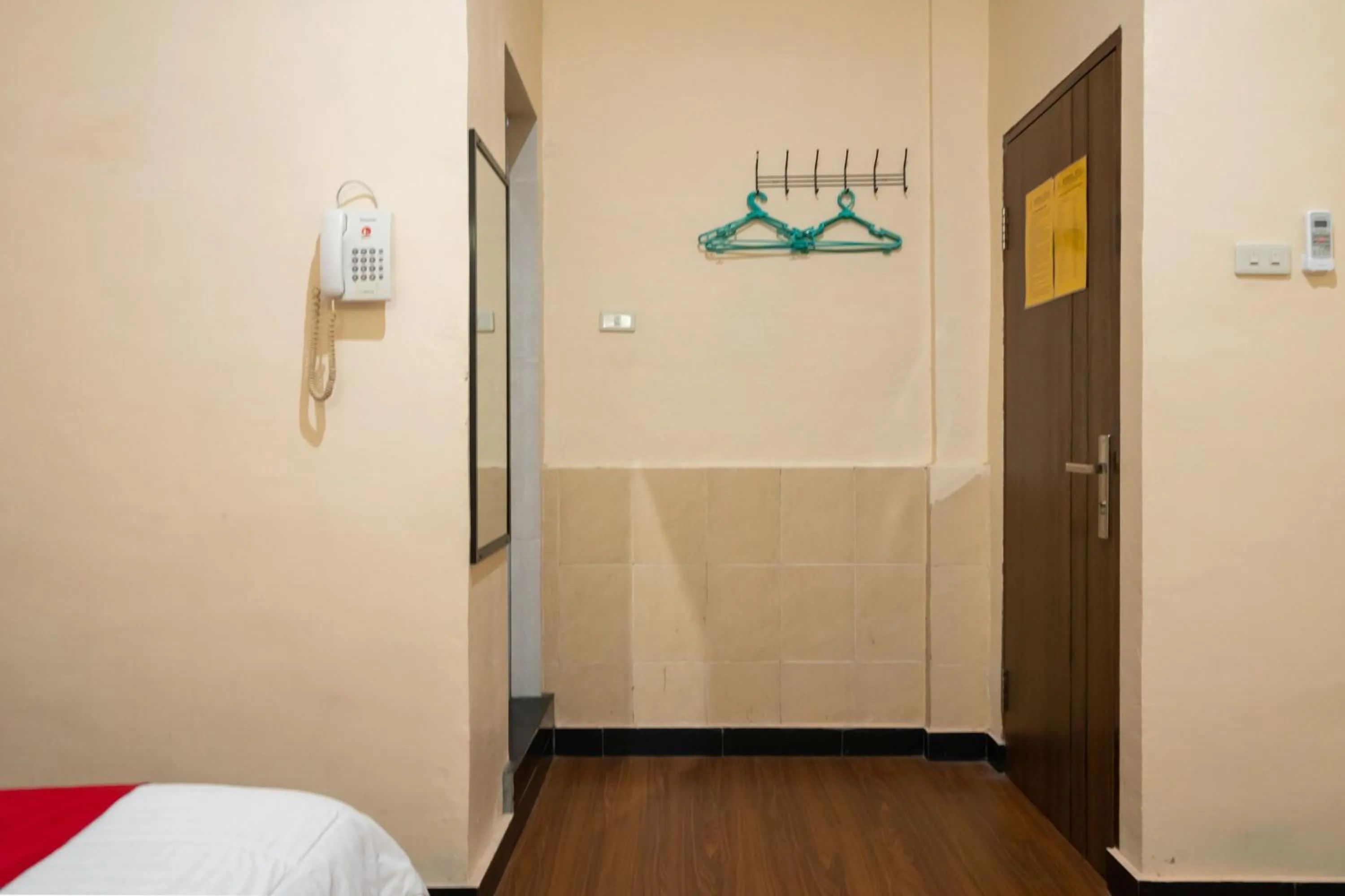 Bedroom, Bed in RedDoorz Plus near Ramayana Pematangsiantar