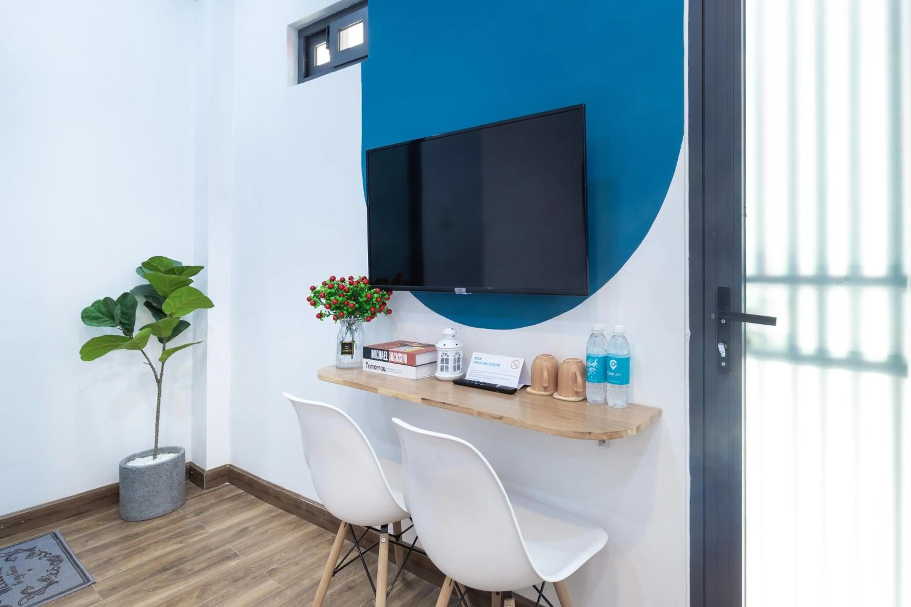 TV and multimedia in Cozrum Homes Charming Corner 2