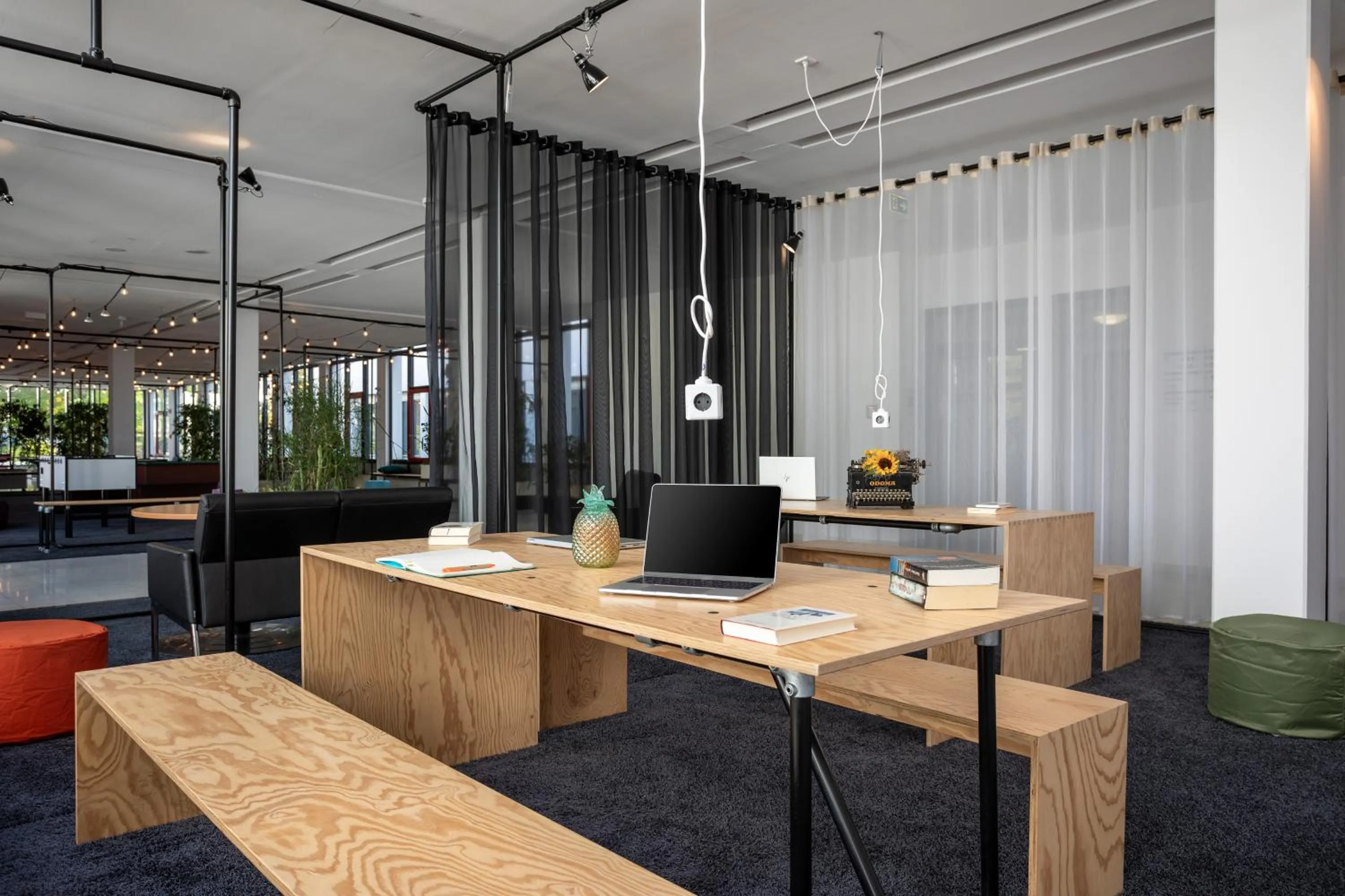 Lobby or reception in Greet hotel Darmstadt - an Accor hotel -