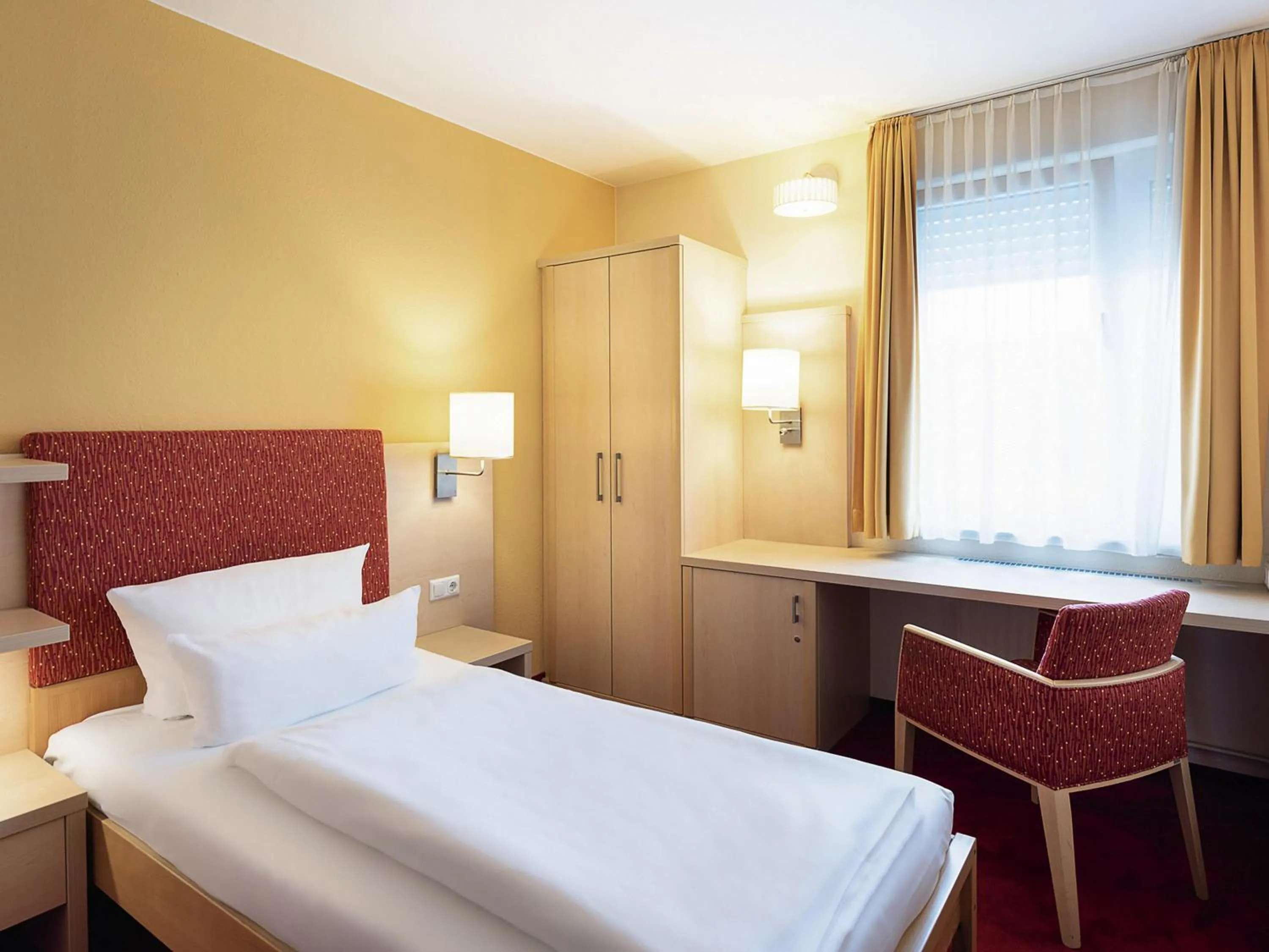 Bedroom, Bed in Greet hotel Darmstadt - an Accor hotel -